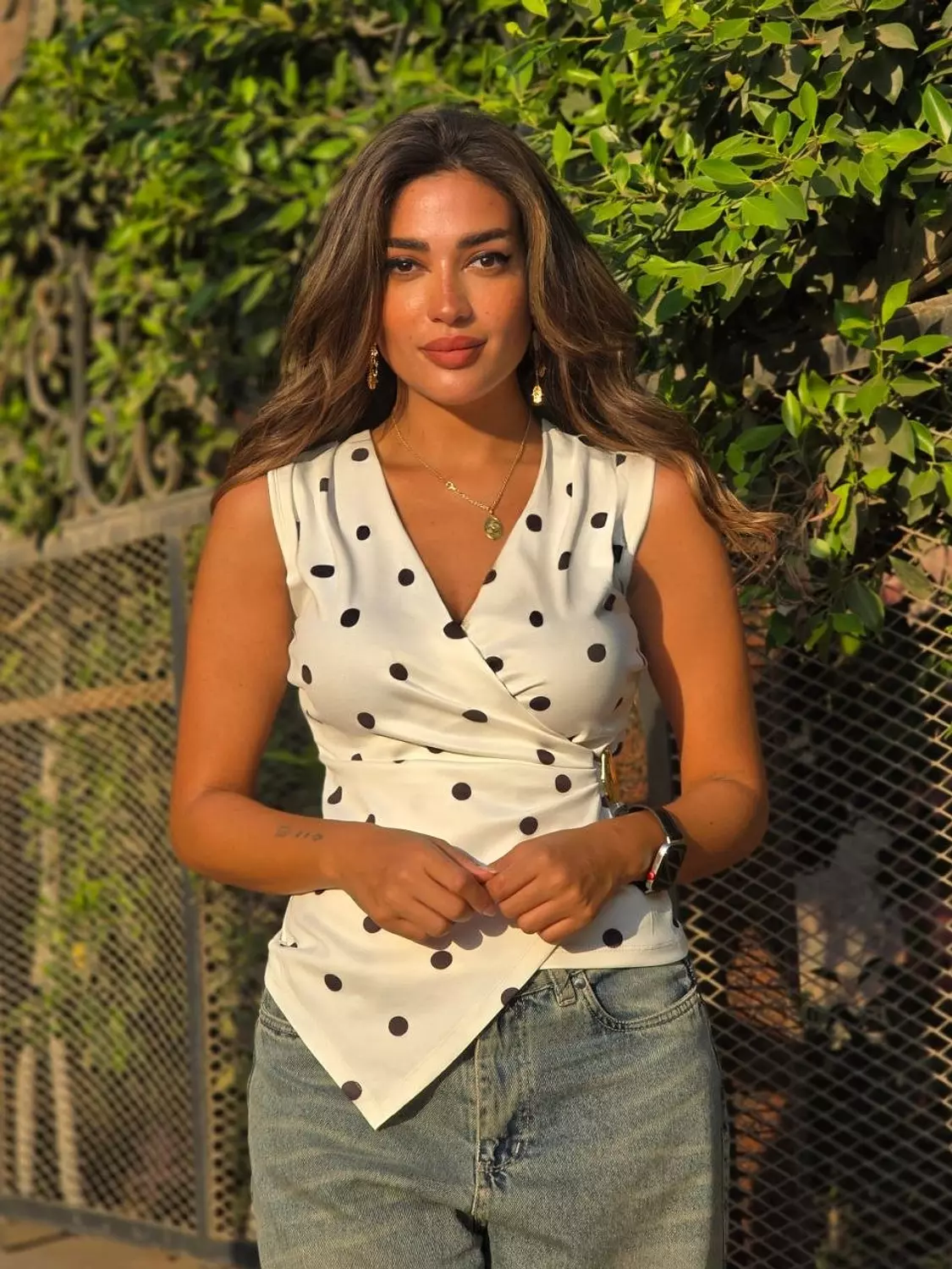 White polka top w gold accessory  3