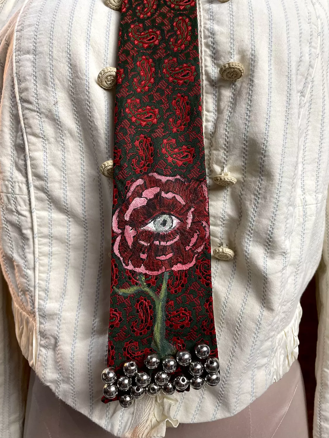 “Red eye” cravat  2