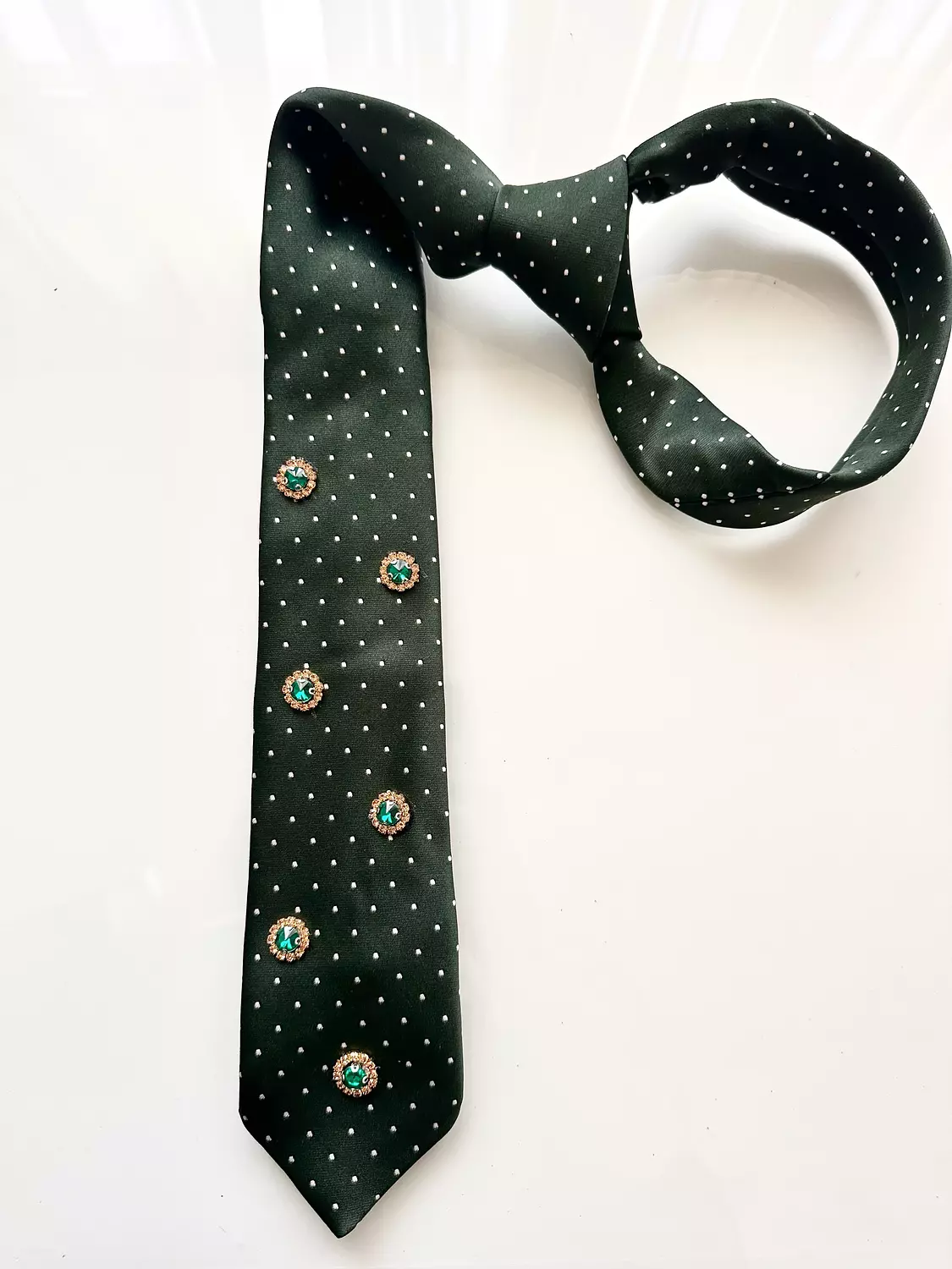 Green cravat 3