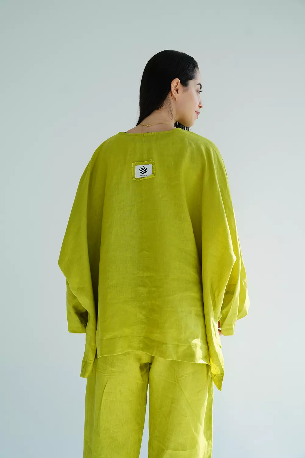 Kiwi Minimalist linen set  hover image