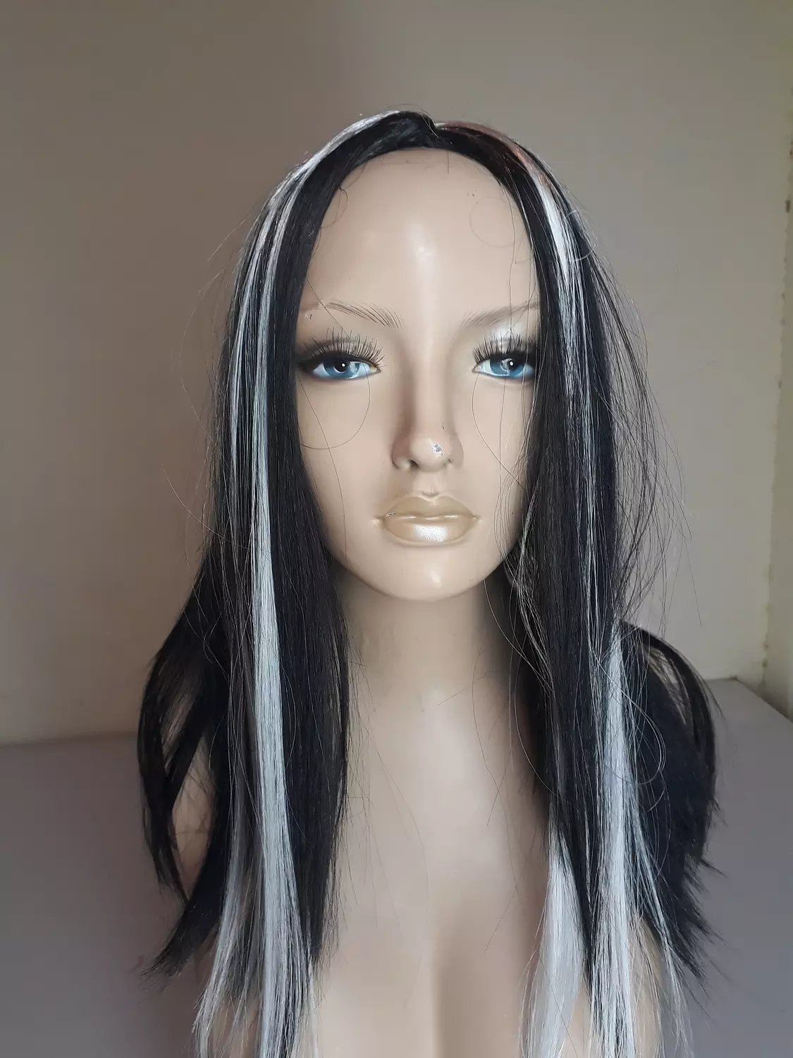 Long witch wig image