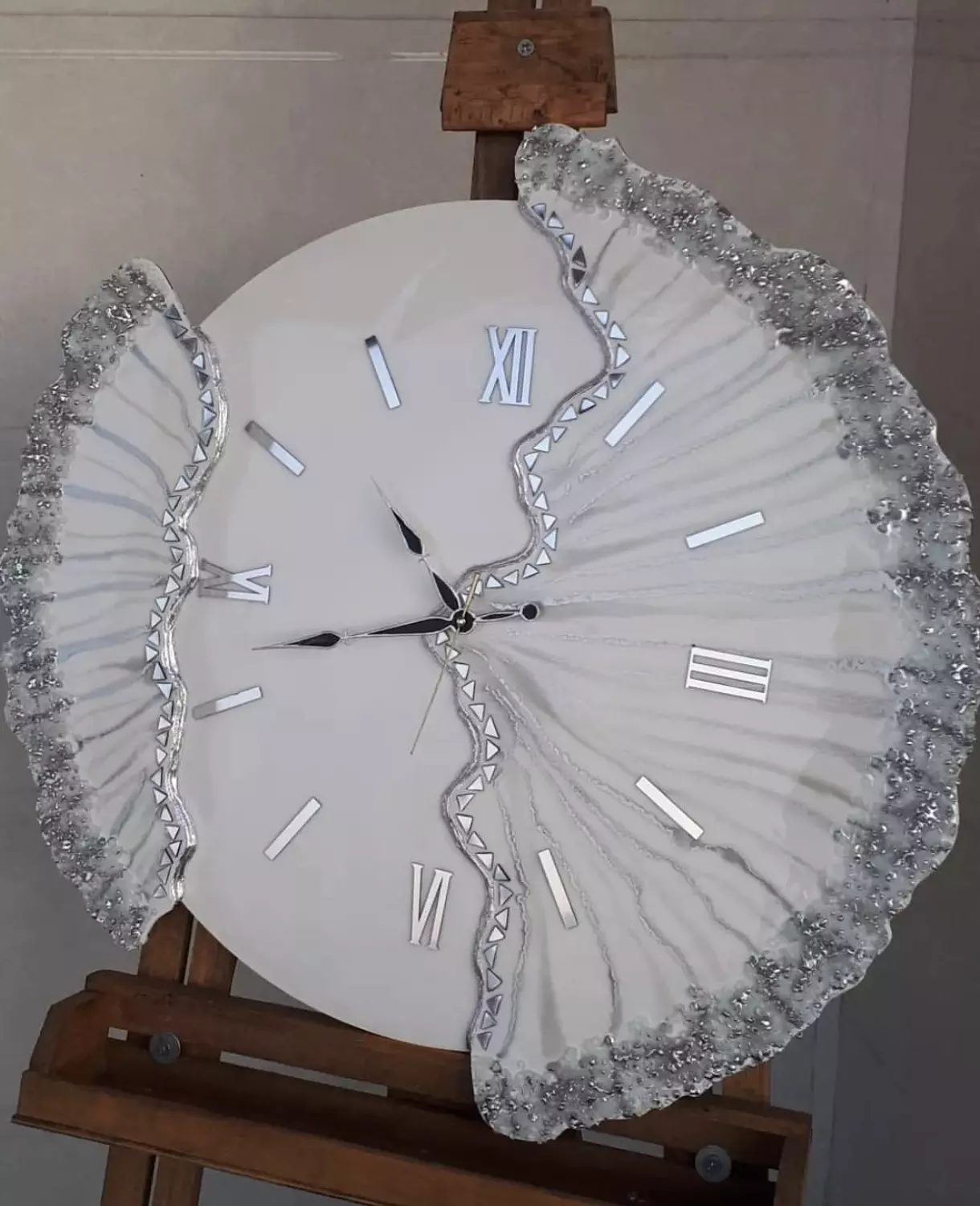 White rose clock 2