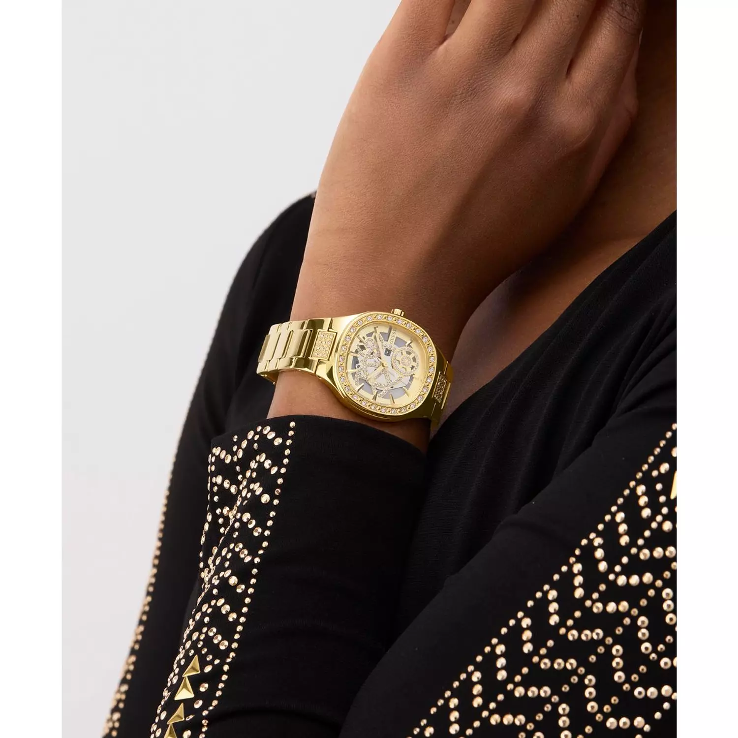 GUESS Ladies Gold Tone Analog Watch Gold Tone Stainless Steel Bracelet GW0941L2 6