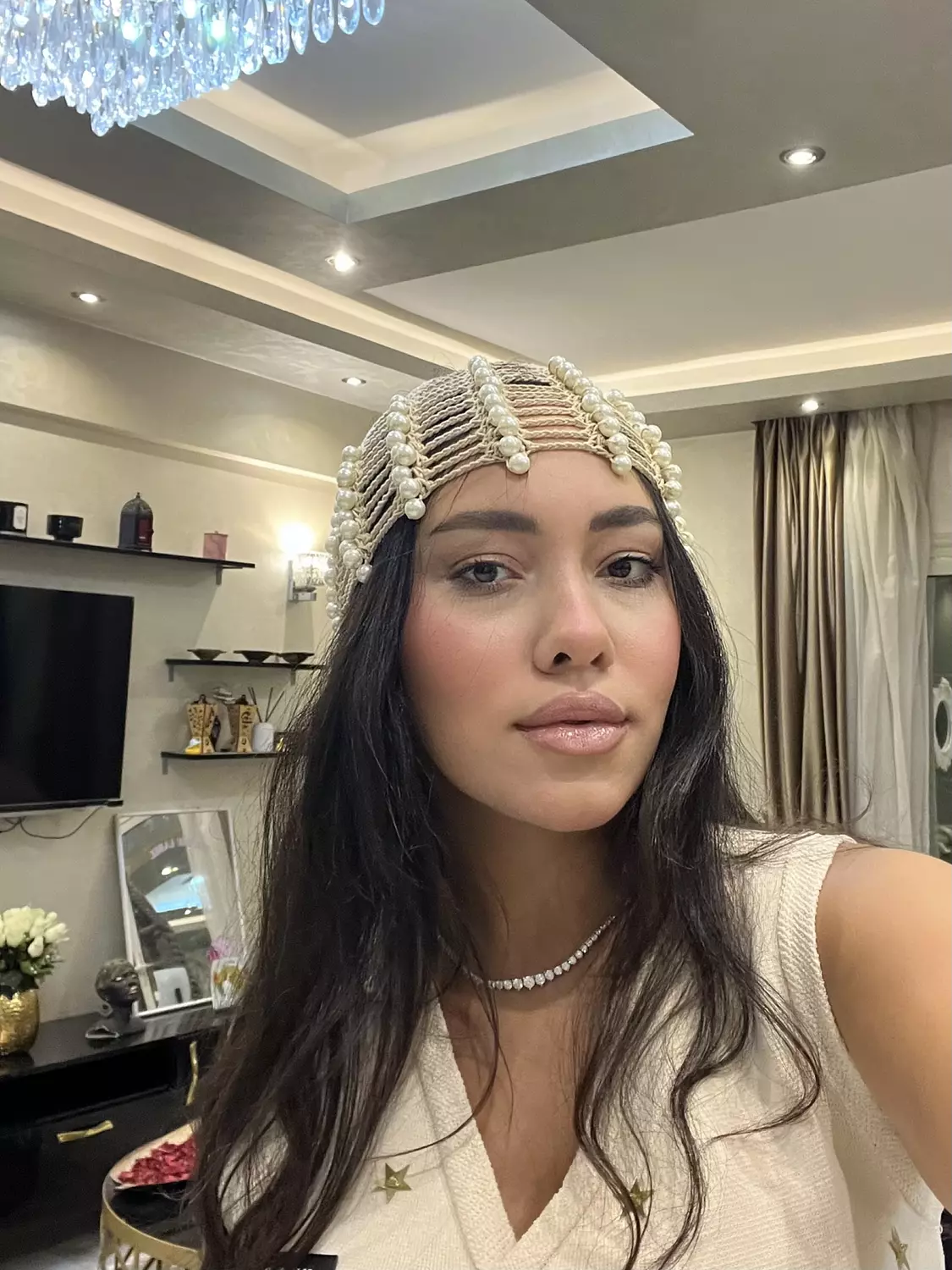 Pearly crochet hat image