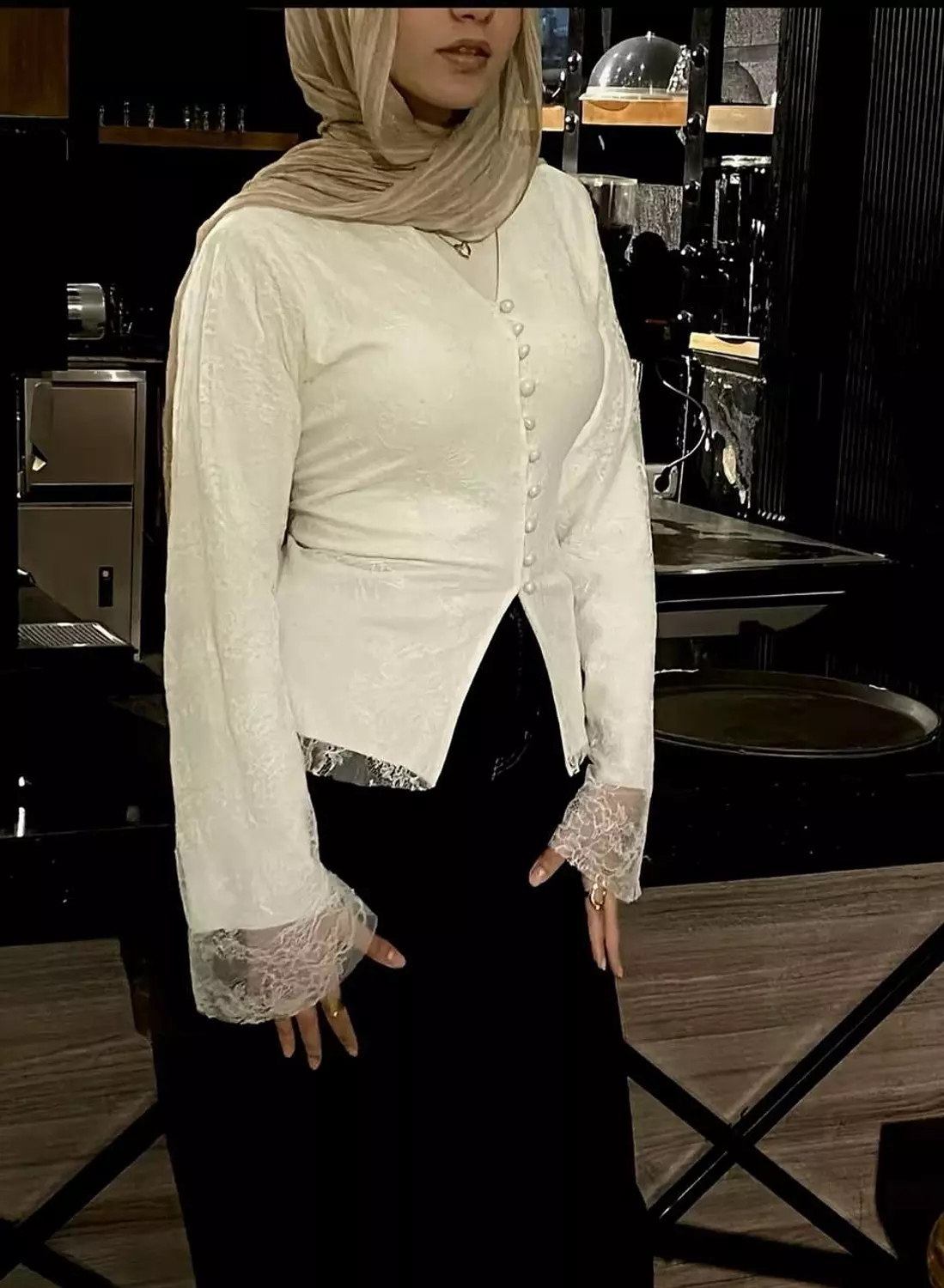 Trendy blouse image