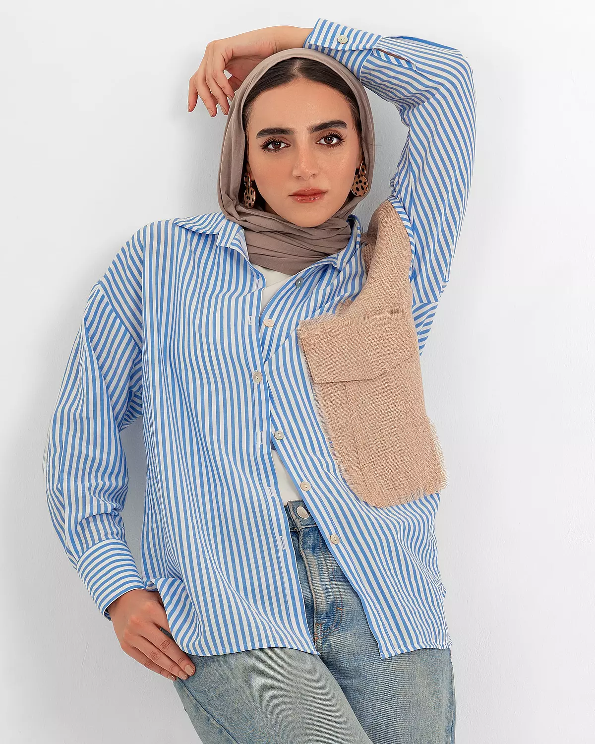 <p><strong><span style="color: #ff40a0ff">Beige Patch Shirt</span></strong></p>