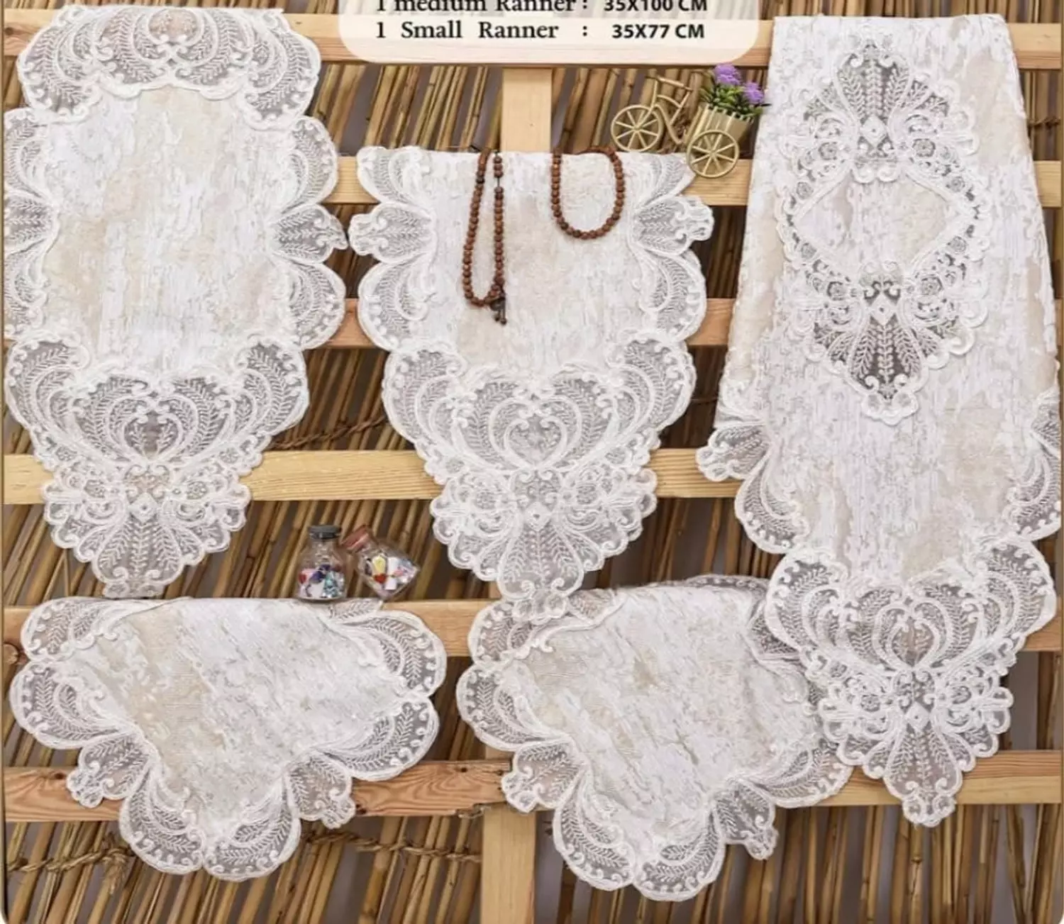 <p><br>Table Cloth</p>