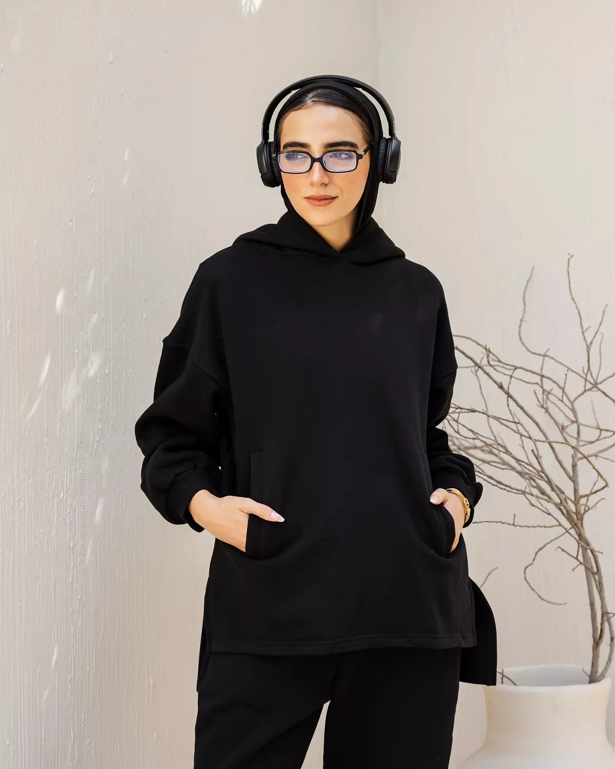 Hoodie Top In black  image