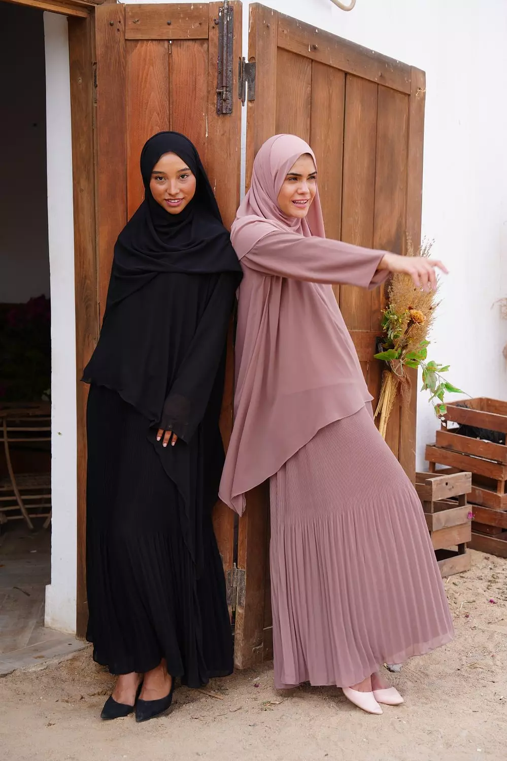 <h3 style="text-align: justify"><a target="_blank" rel="noopener noreferrer nofollow" href="/shop/Skirts"><br></a><strong>Sets</strong></h3><p style="text-align: justify"><a target="_blank" rel="noopener noreferrer nofollow" href="/shop/Skirts"><span style="color: rgb(189, 161, 150)">SHOP NOW ⇒</span></a></p>