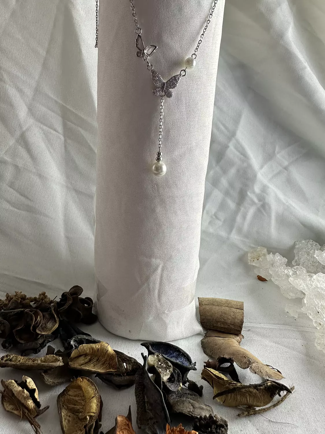Pearl butterfly necklace image