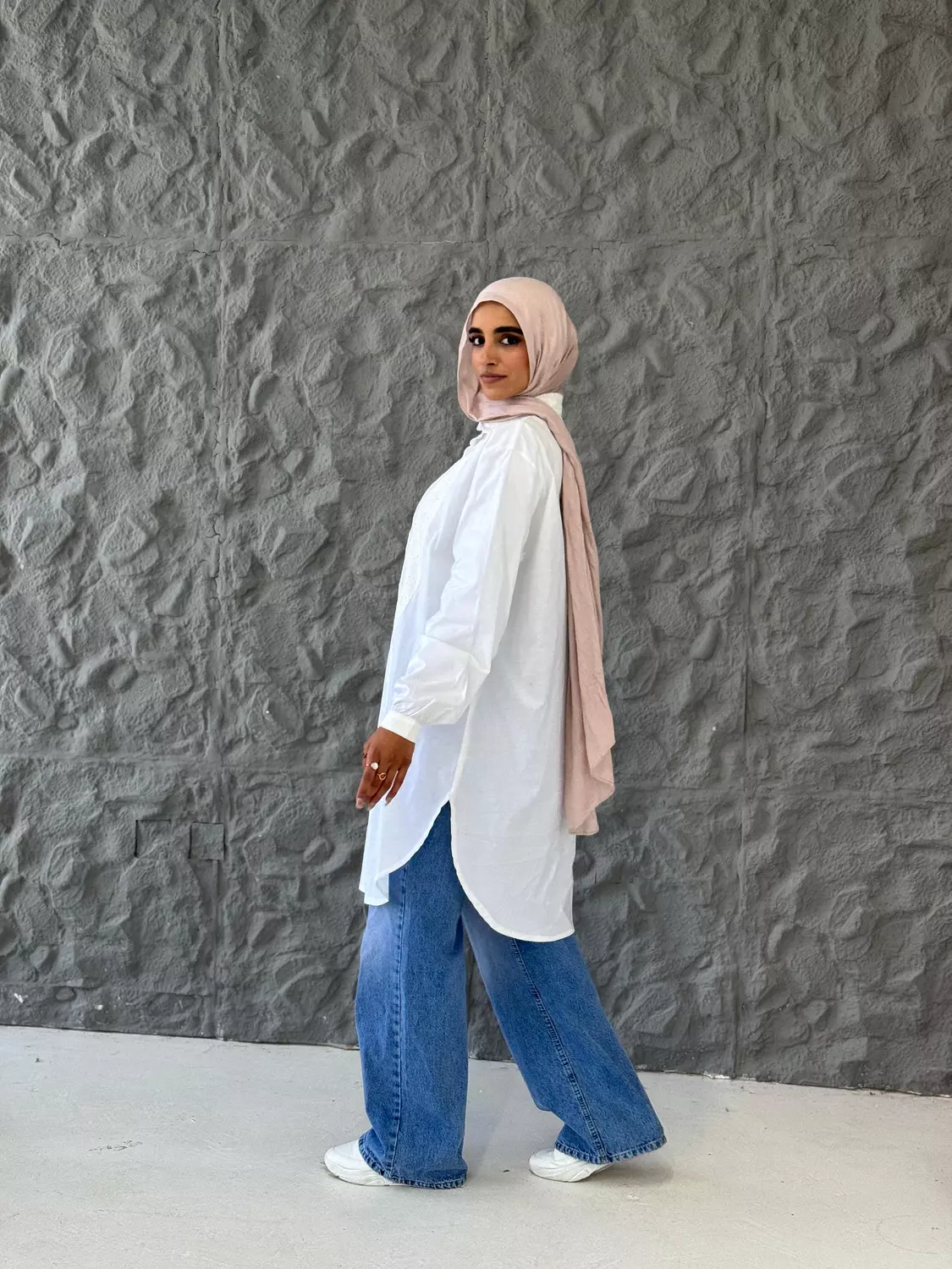 Yasmine Poplin Cotton Long Shirt in White 6