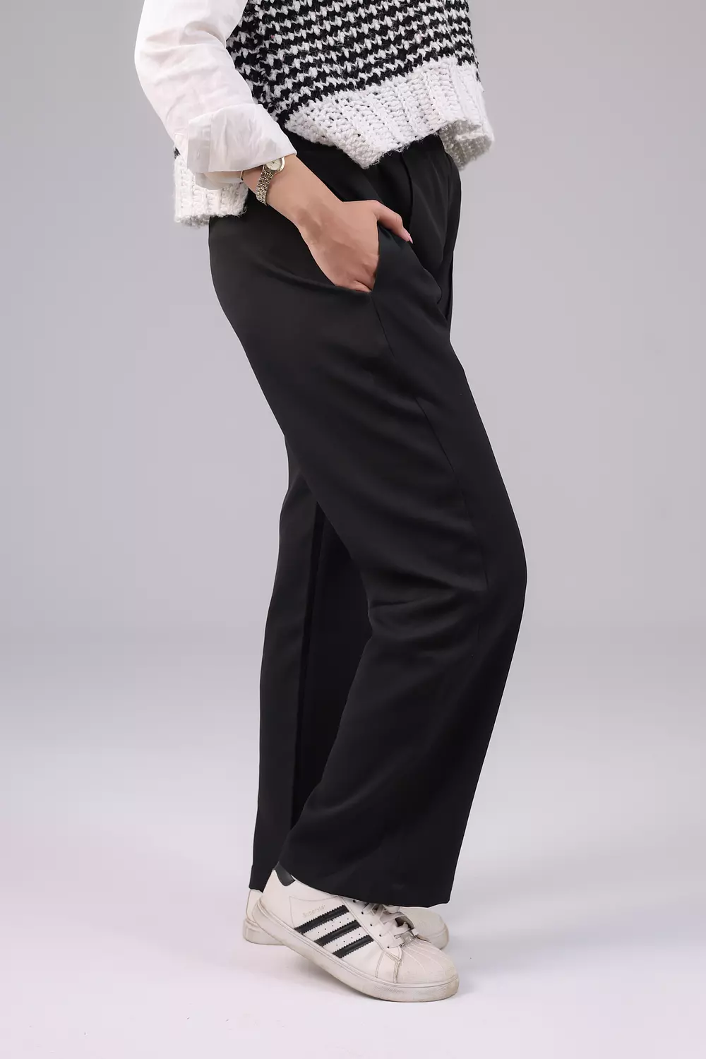 <p style="text-align: center"><span style="color: rgb(119, 137, 171)">Women Straight leg Pants</span></p>
