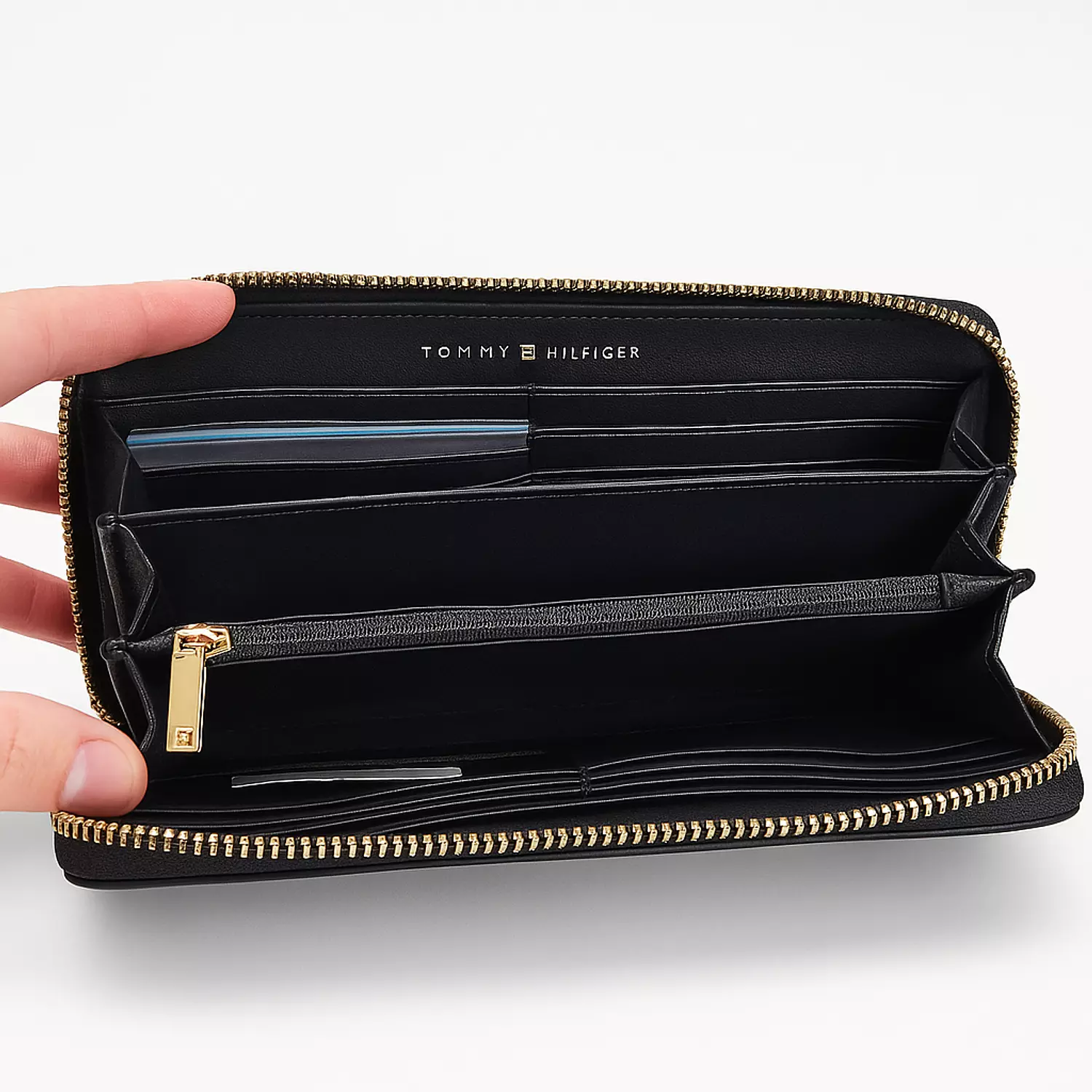 Tommy wallet hover image