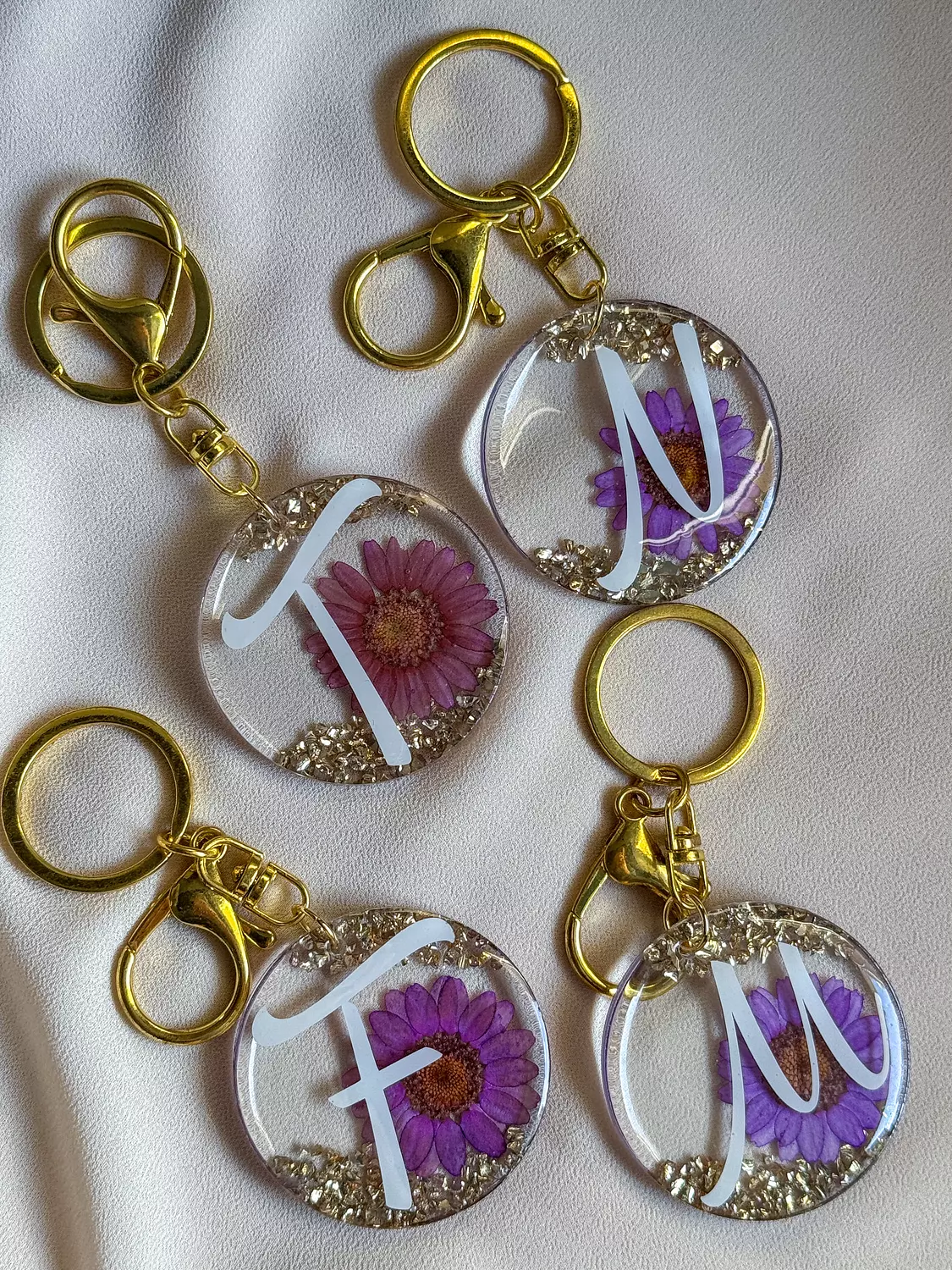 Flowery Acrylic Initial Purple Keychain ( By Order ) 1