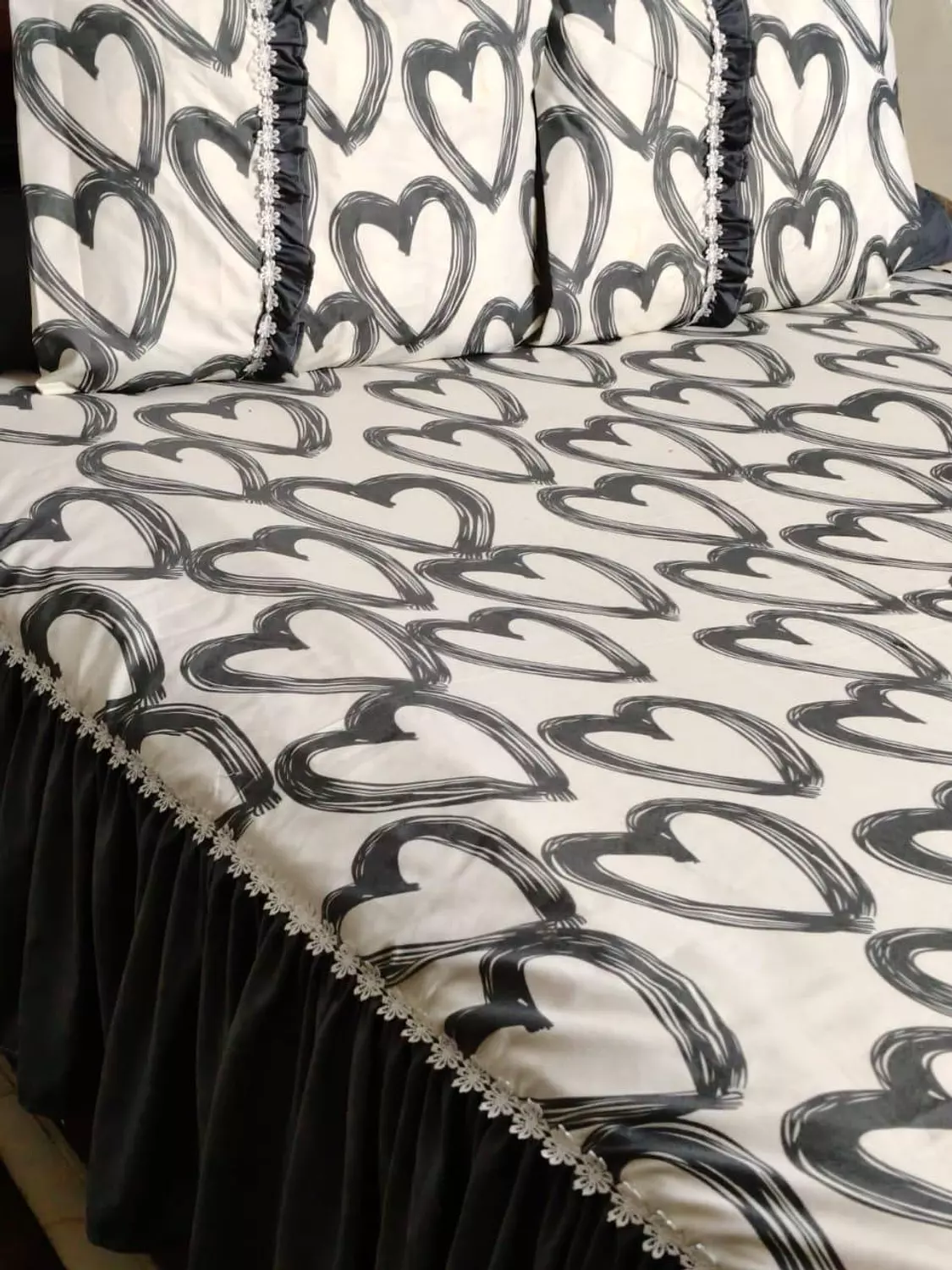 طقم ملايه قطن تركي كرانيش قلوب اسود image