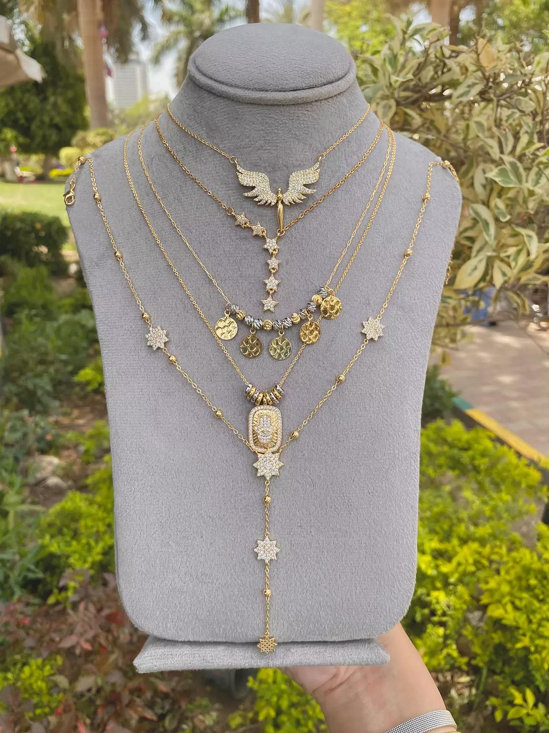 Shinny necklaces image