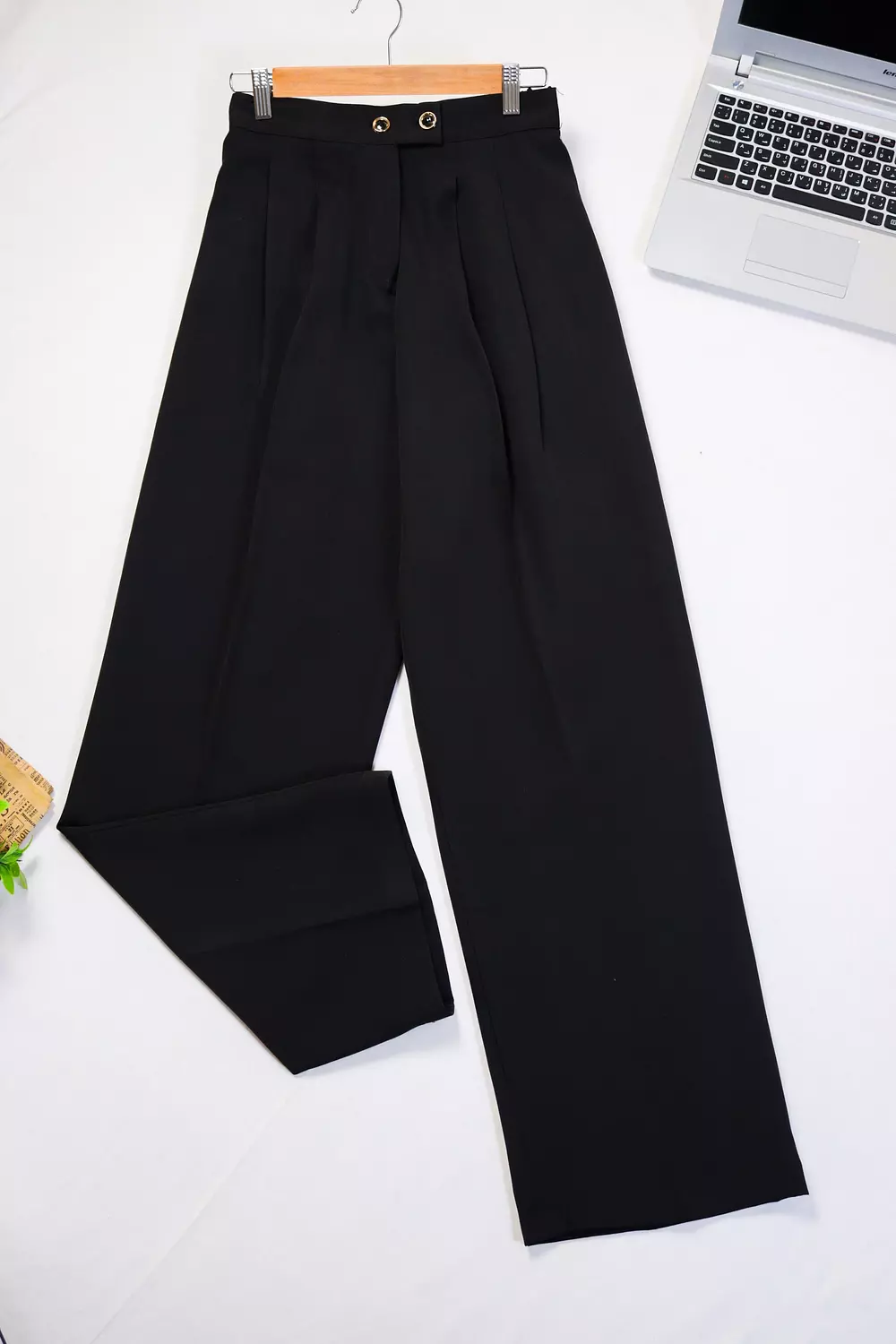 Kidra Pant hover image