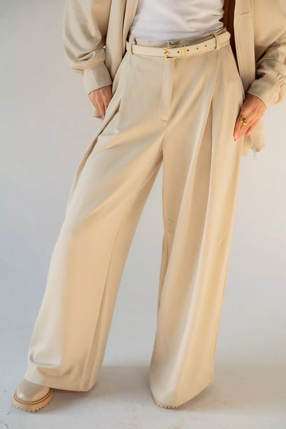 Ella Oysho Pants in Beige 2
