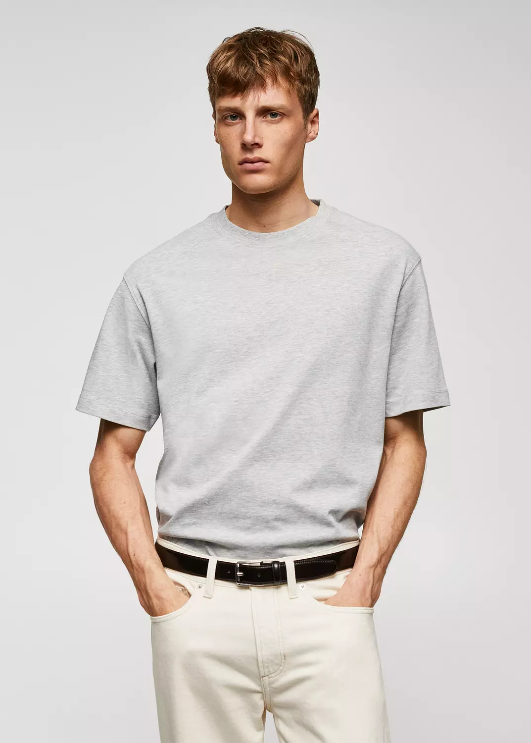 basic round neck image