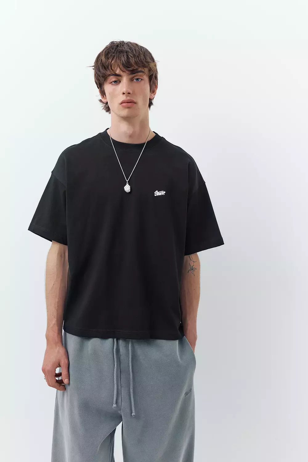 Stwd oversize black hover image