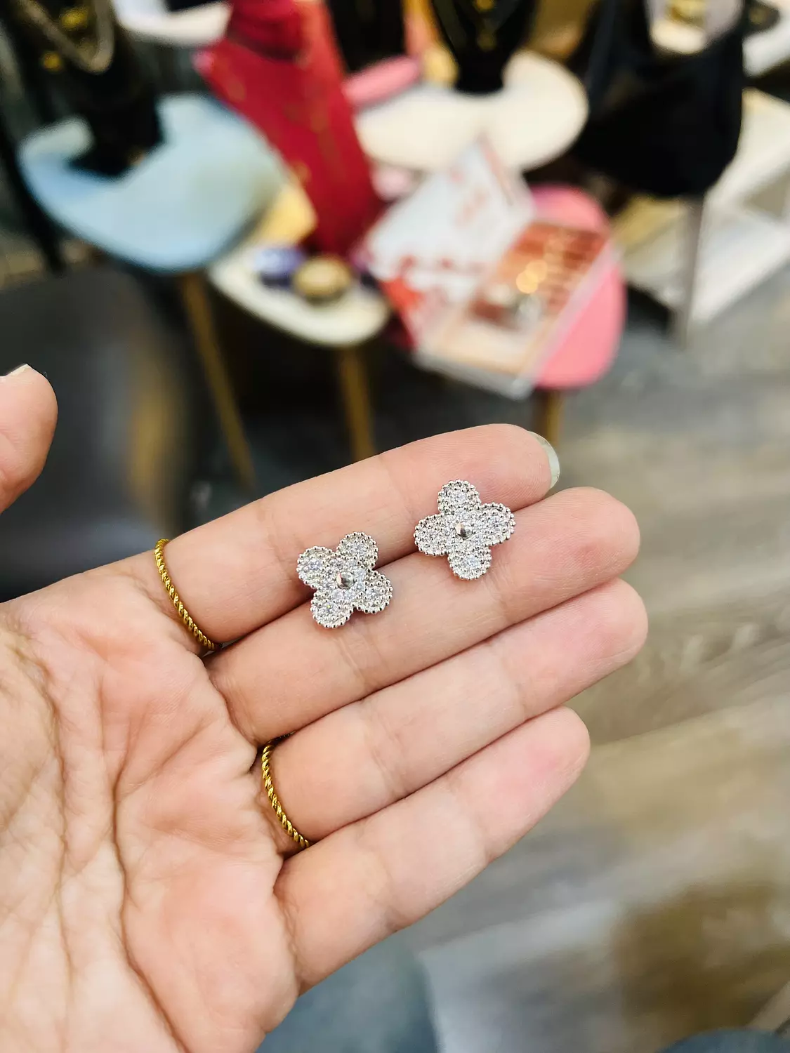 Silver van Cl**f earring with stones  image