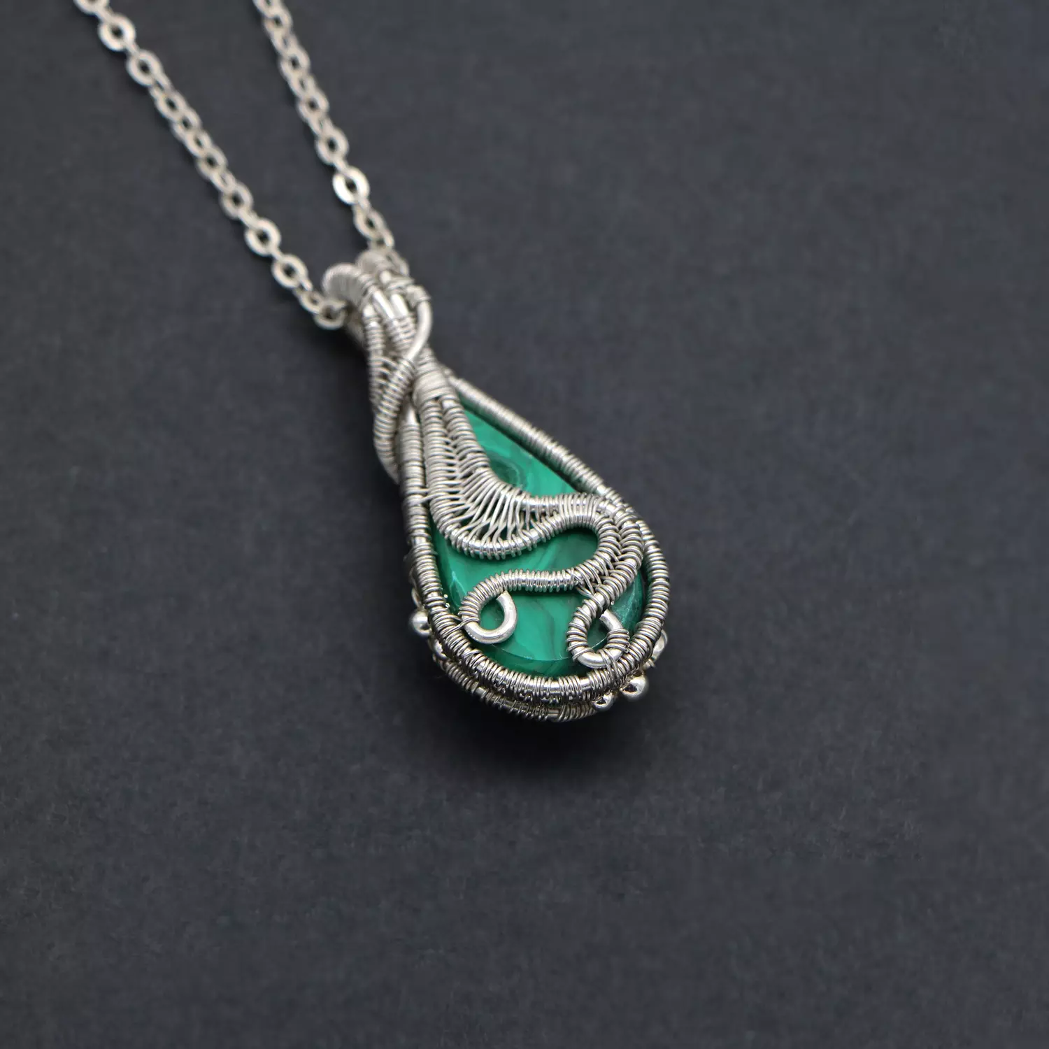 Pendant with Malachite gemstone. 1