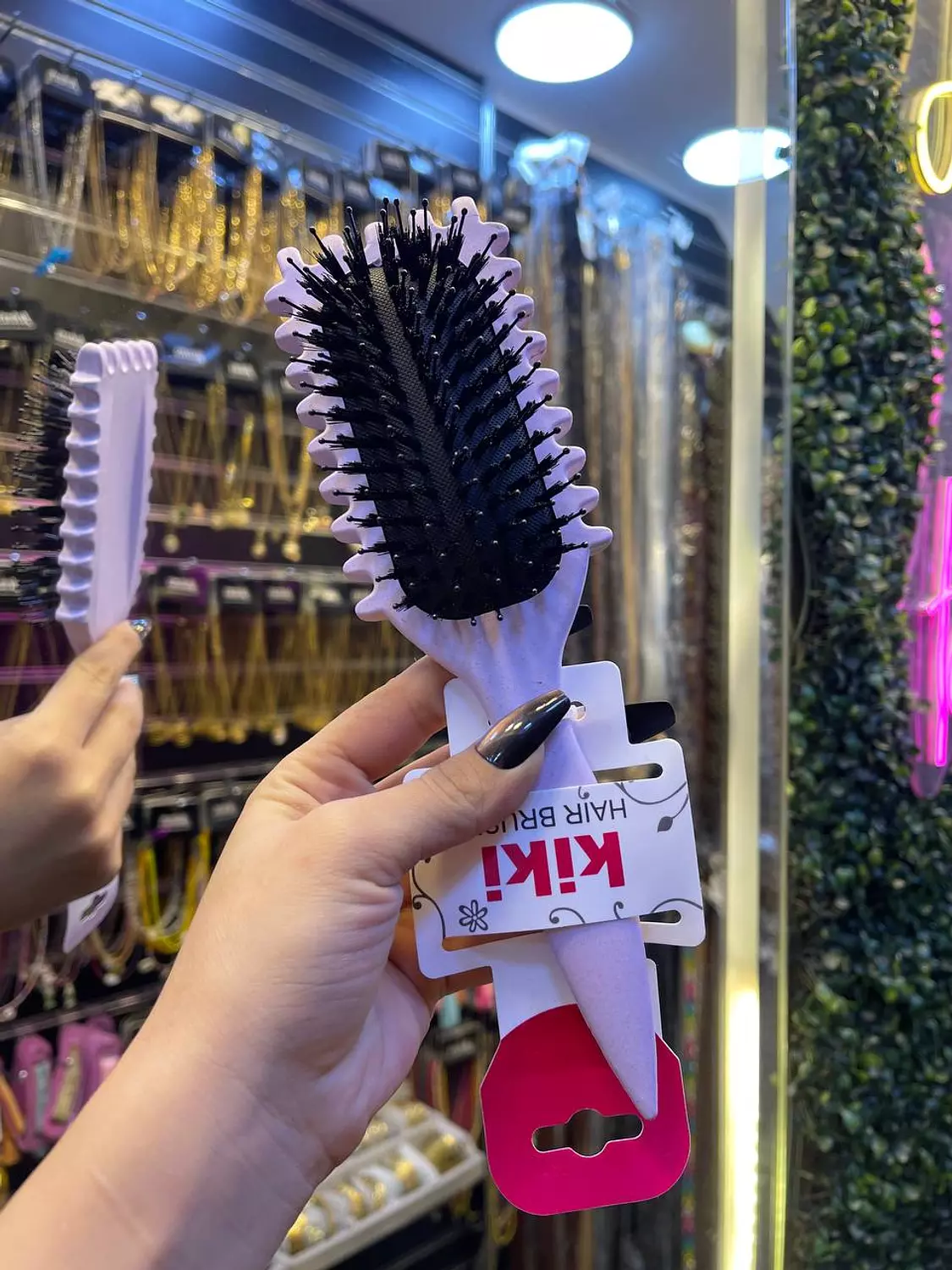 Brush Curly Kiki hover image