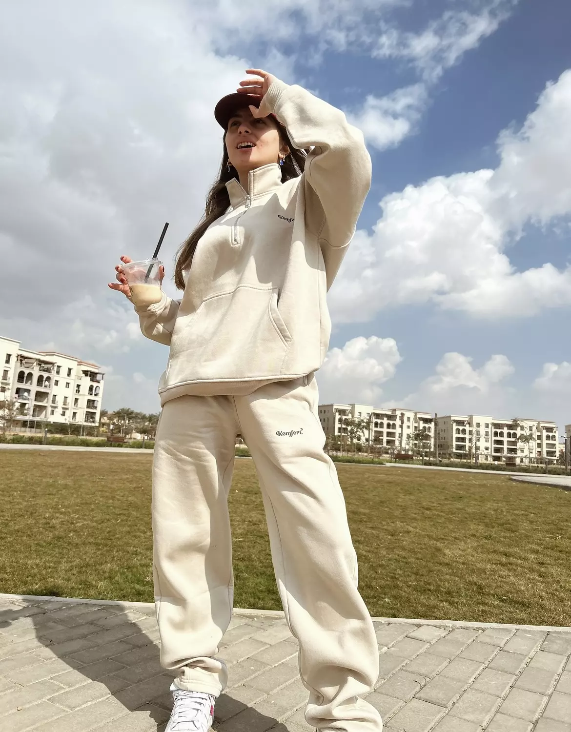 Wide leg sweatpants- Beige 