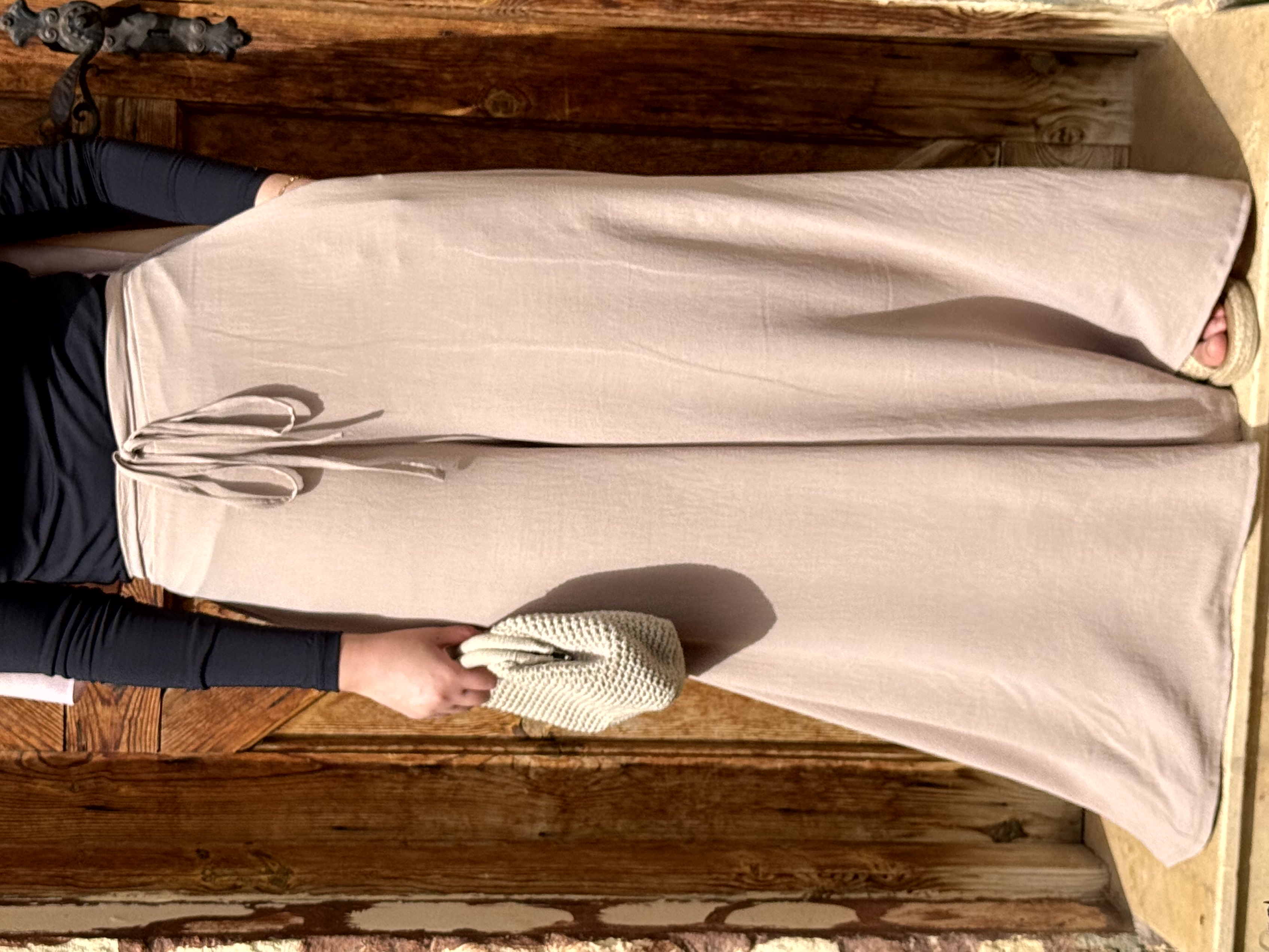 <h3 style="text-align: justify"><span style="color: #333C29FF">Pants</span></h3>