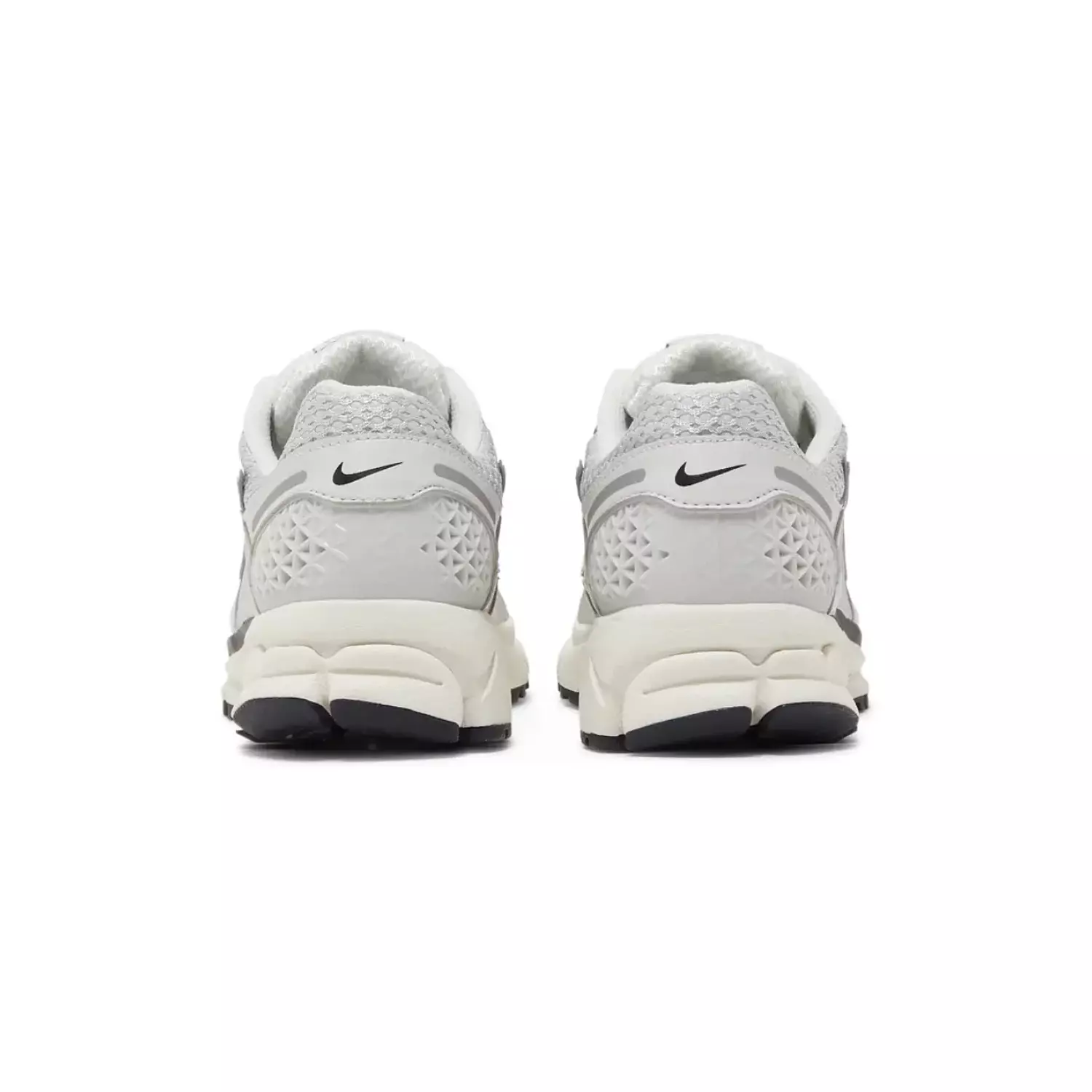 Nike Zoom Vomero 5 - Photon Dust Metallic Silver  4