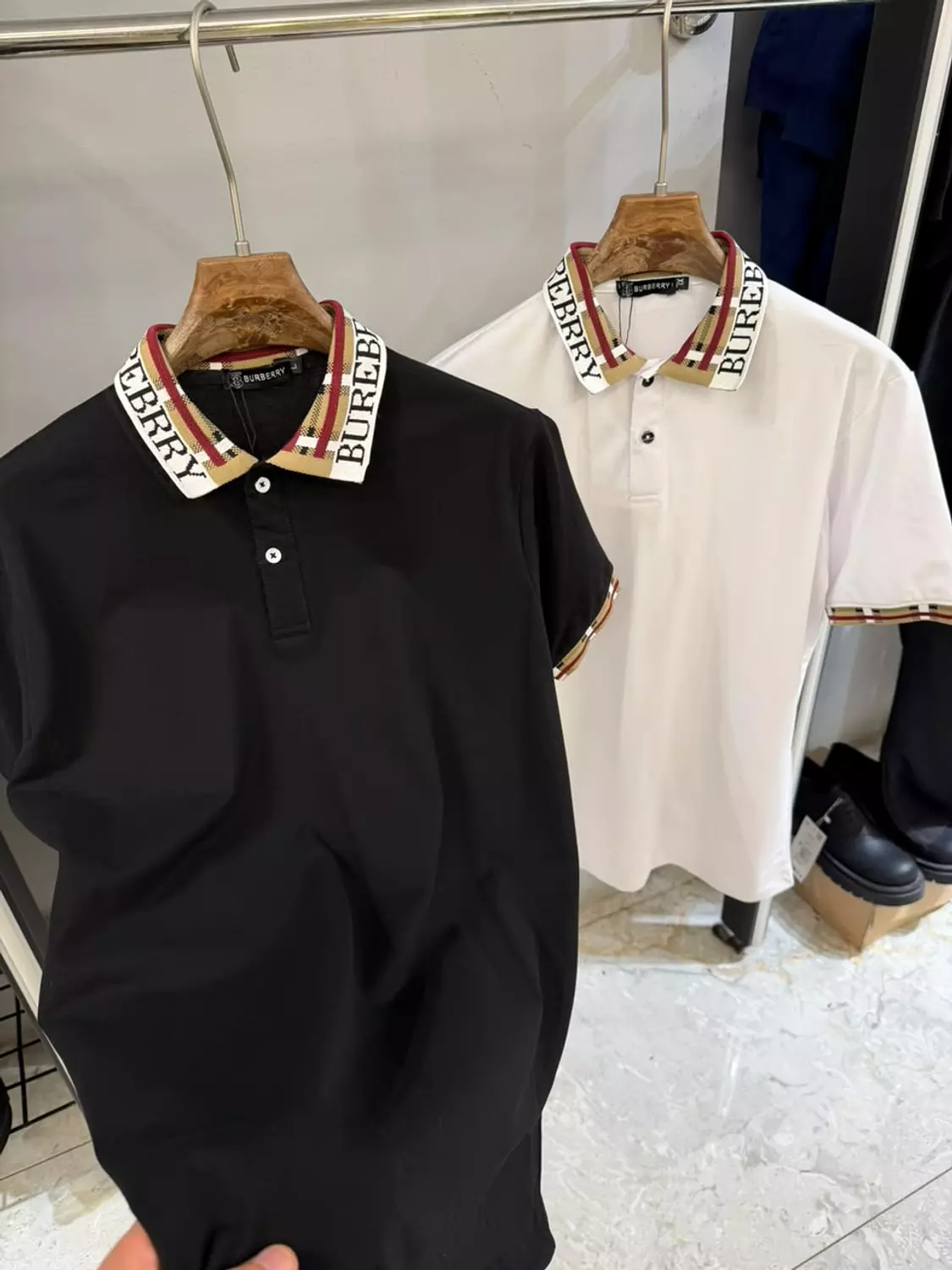 BURBERRY TSHIRT \ 2356 5