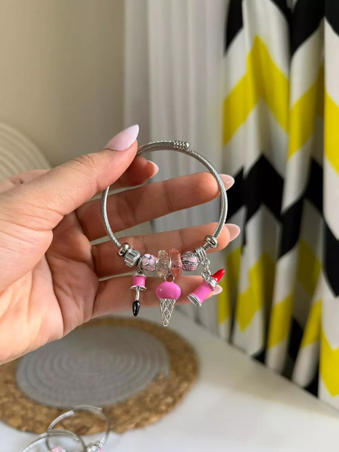 Pandora sharmes bareclet  1