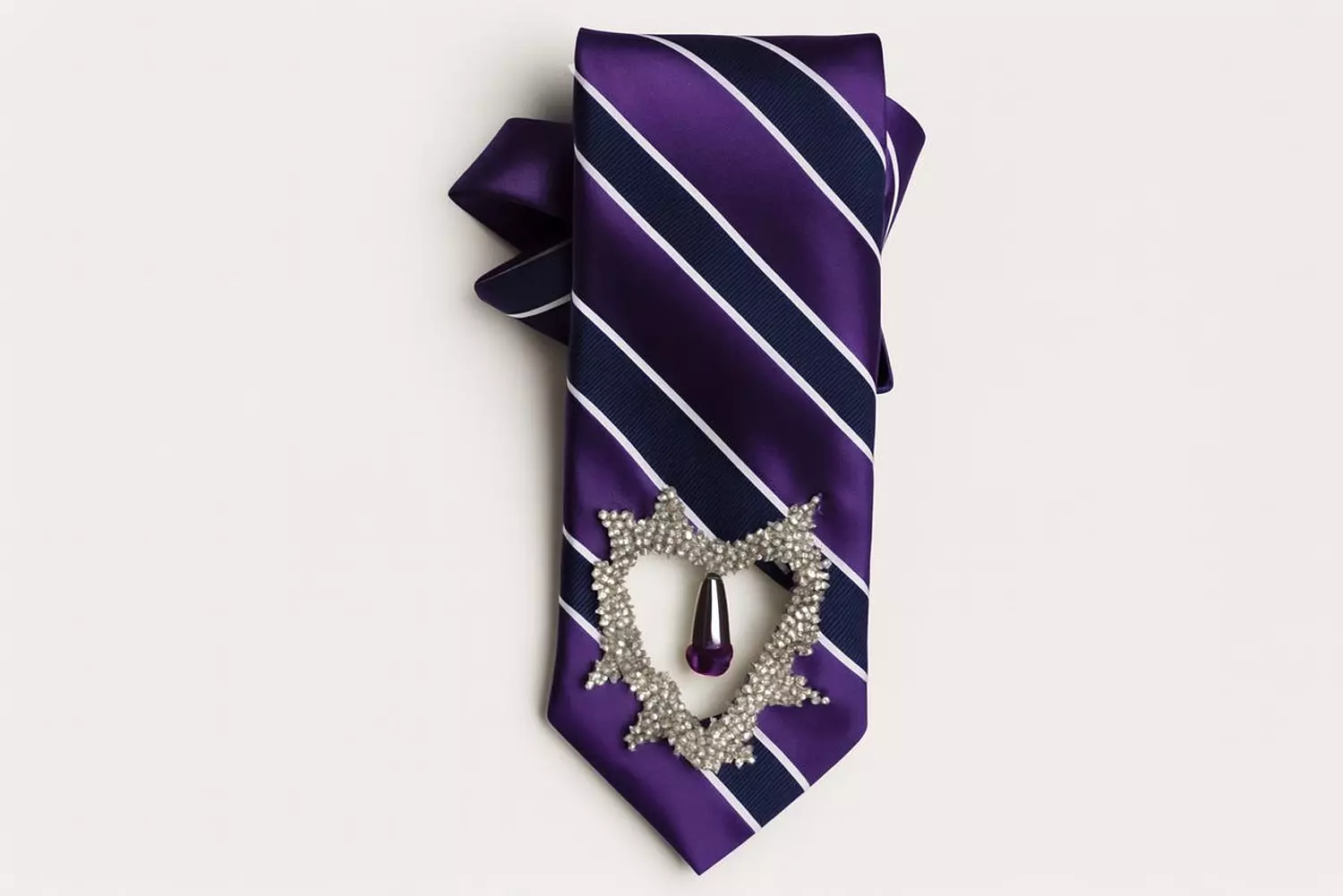 1of 1 statement cravat  image