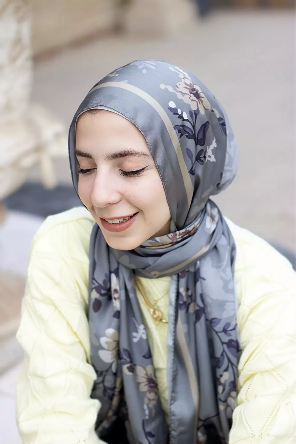 Zohira in satin  image