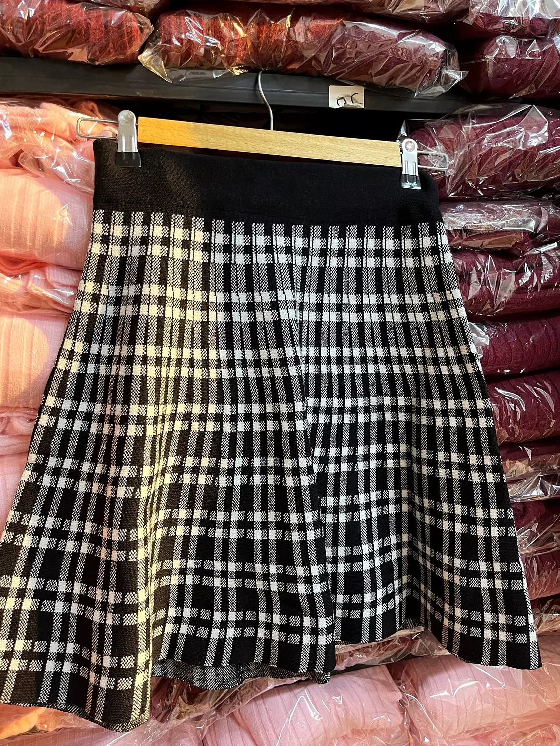 Women's Short Skirt - Knitted Wool (Broken/Textured Weave)  1