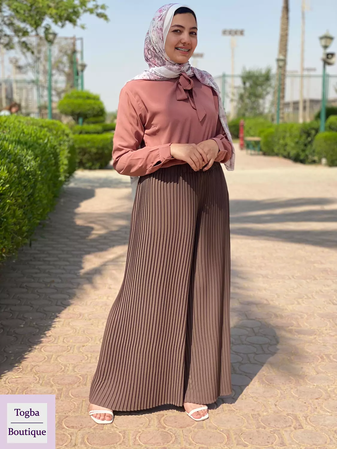 Pleated pants  16