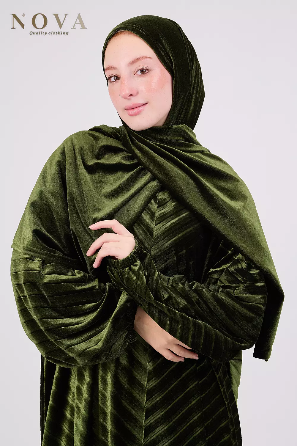 Moss green pleated velvet  3