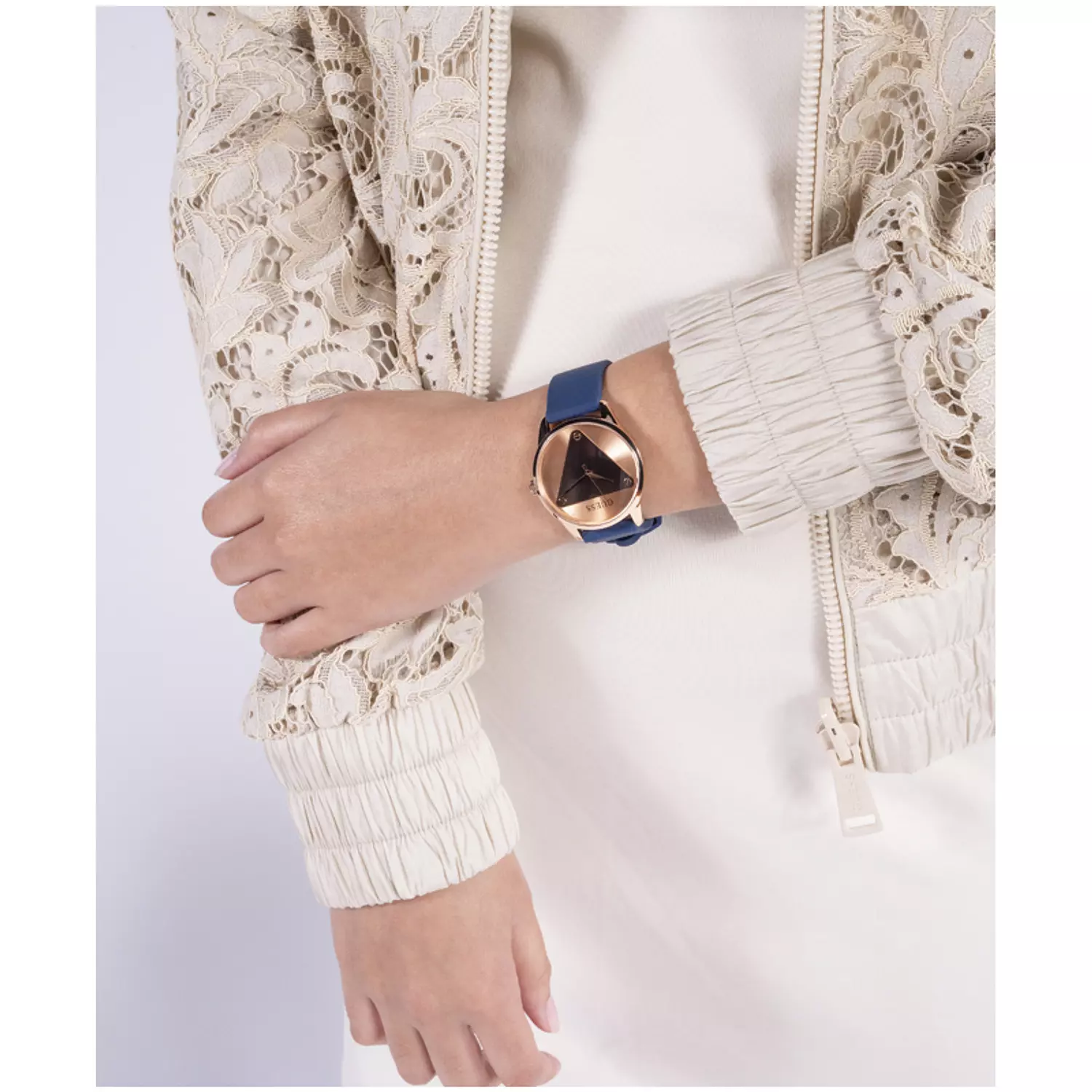 Guess GW0509L1 Watch For Ladies Case Color Rose Gold Tone - Round Shape Silicone Strap 5