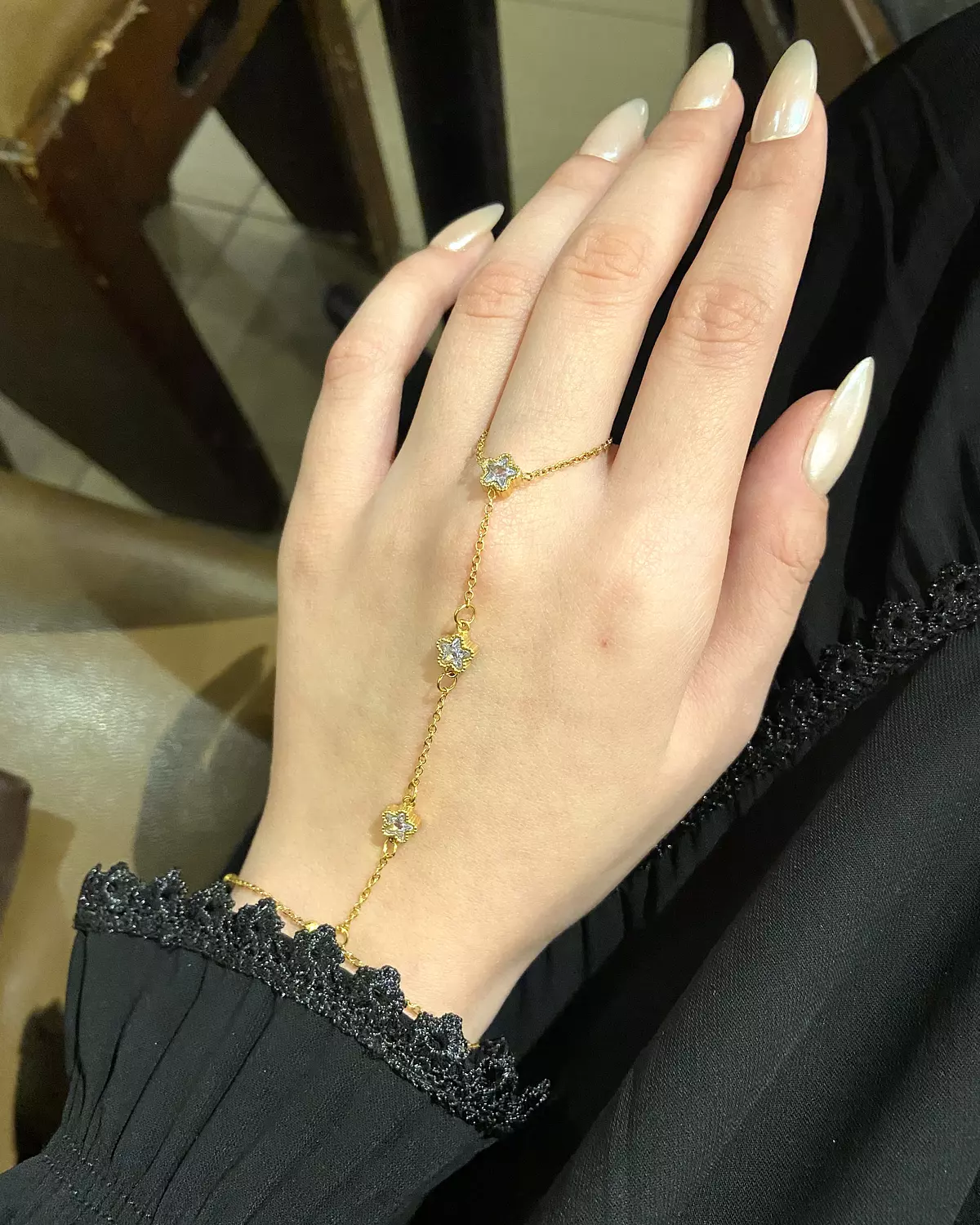 Crystals flower stainless steel hand chain ✨ 1