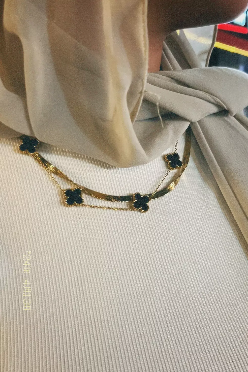 5 Clover Necklace  1