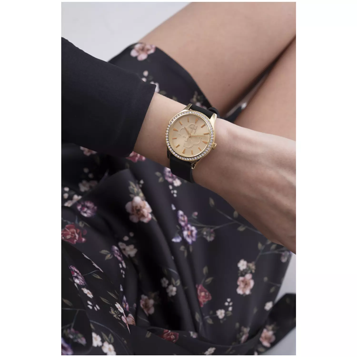 GUESS GW0359L1 Women's  Watch Gold Tone Silicone Strap 7