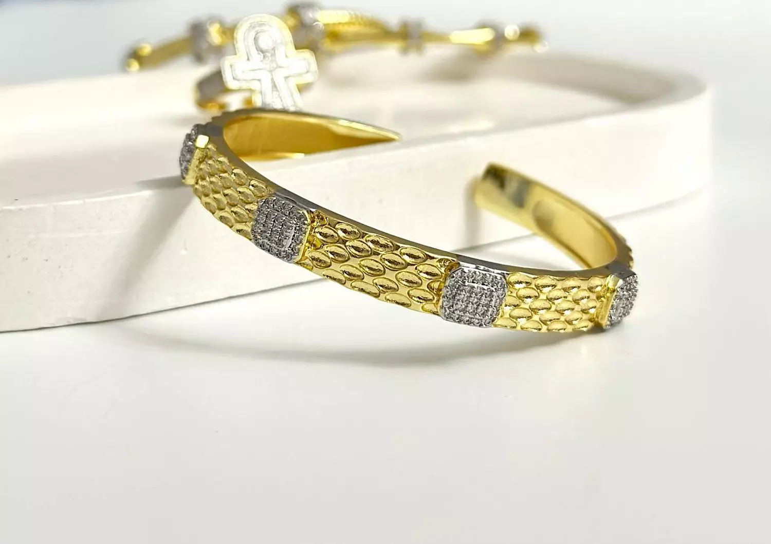 Bracelet B77 hover image