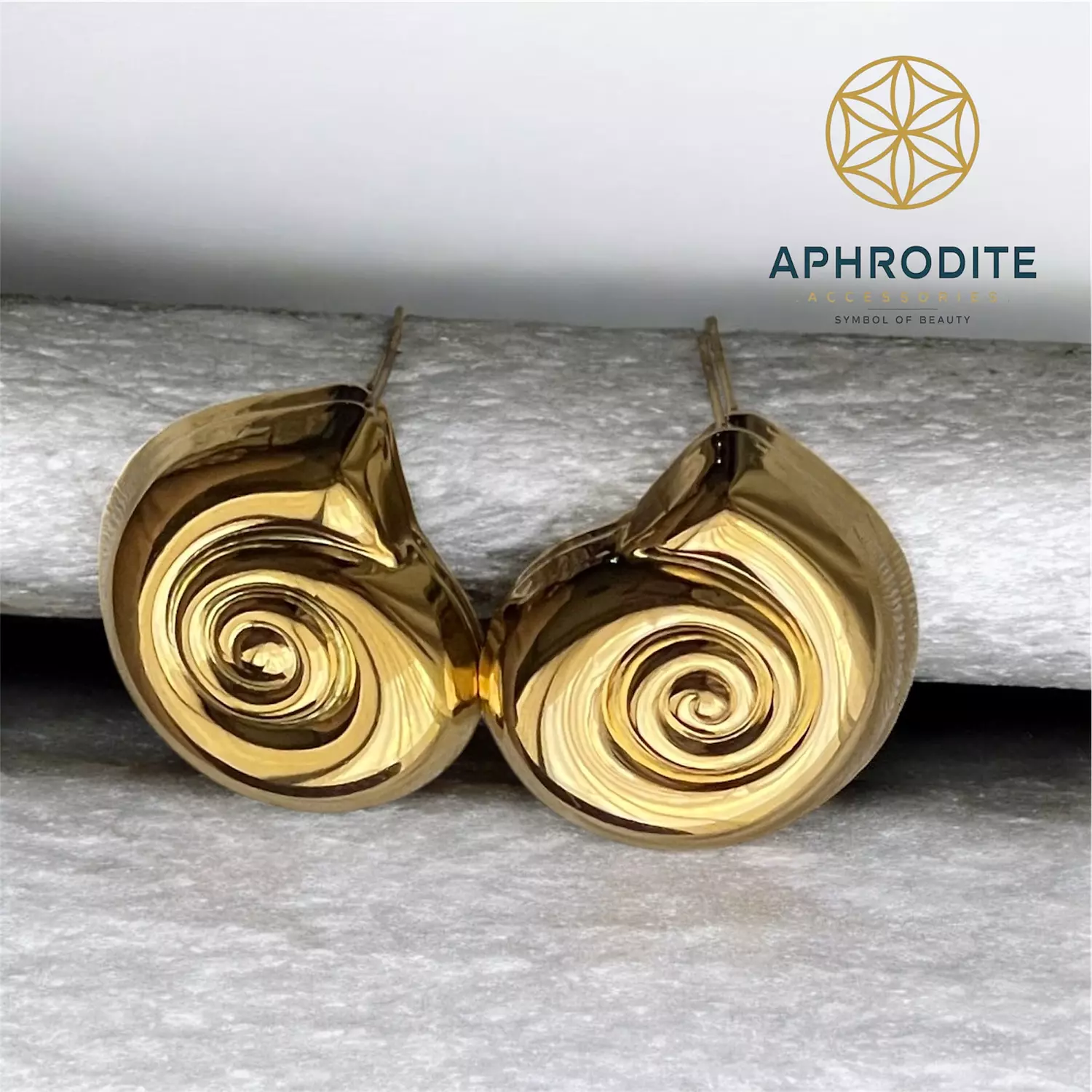 Celestial Shell -Earrings hover image