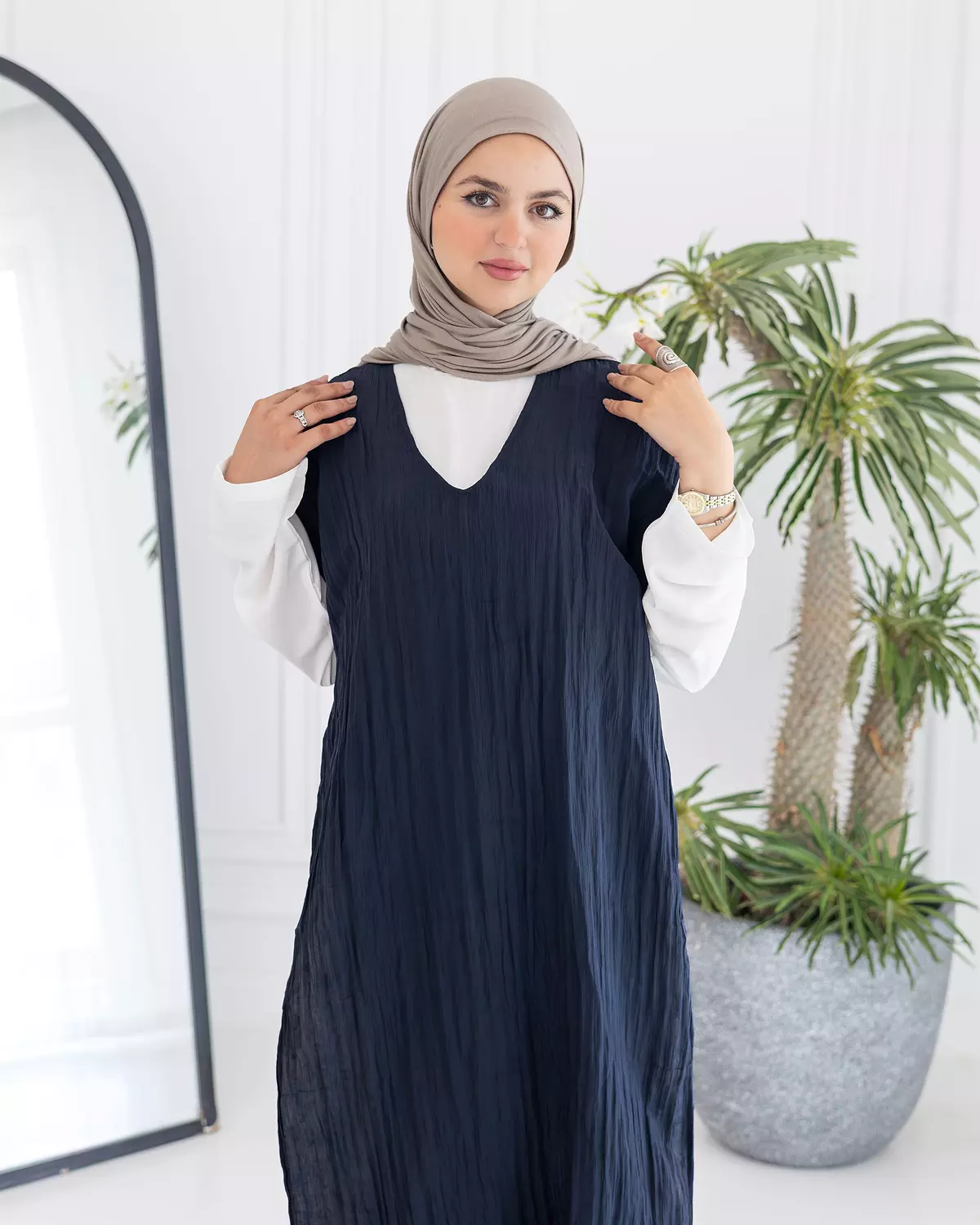  Sleeveless Shirt Dress hover image