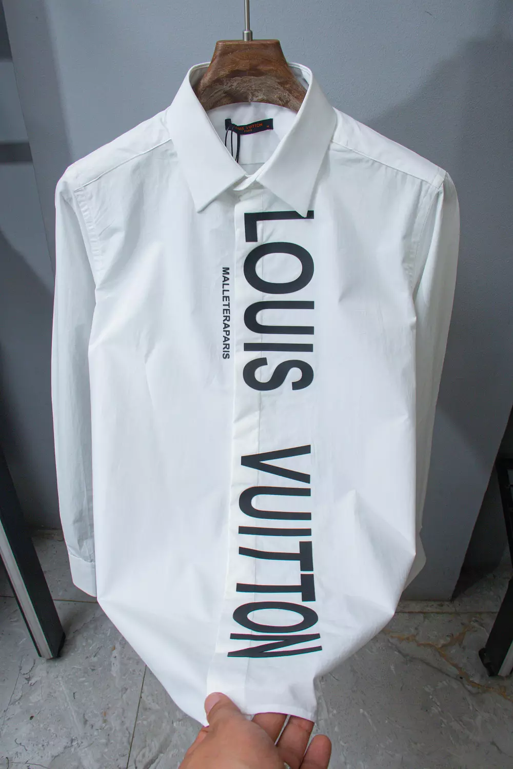 LOUIS VUITTON SHIRT \ 2124 3