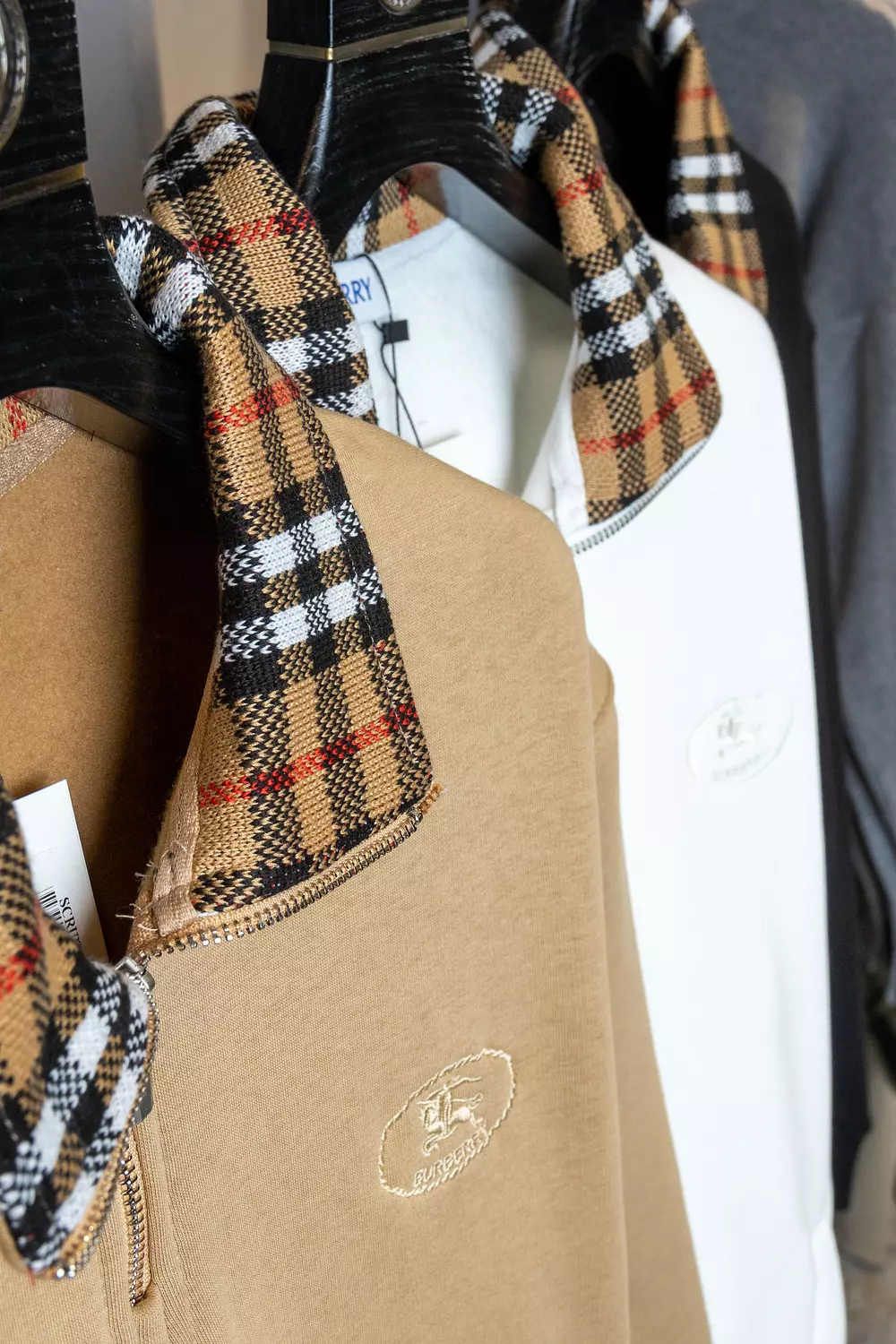 BURBERRY QUARTER ZIPPER \ 1684 7