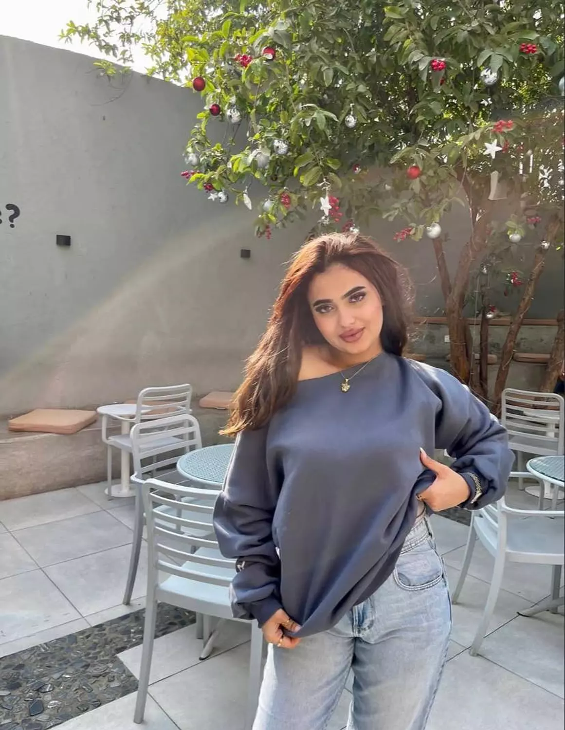 hoodie off shoulder 4
