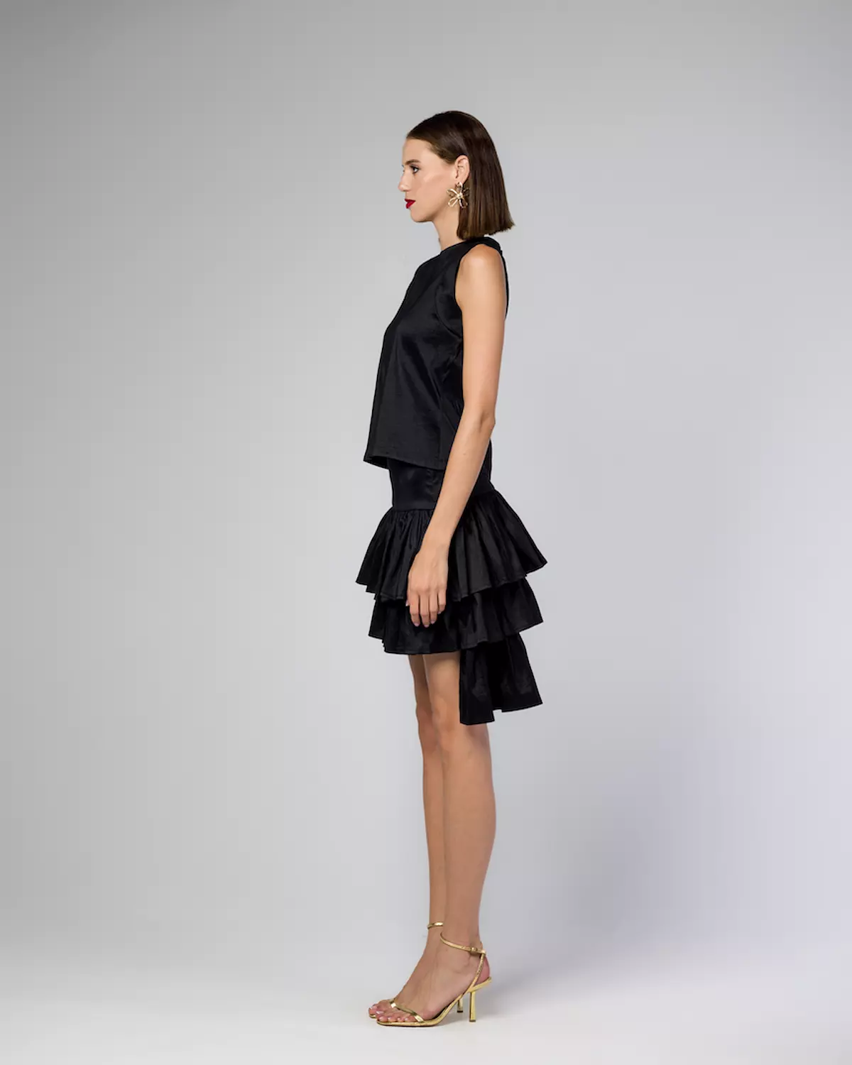 THE BLACK TAFFETA SET hover image