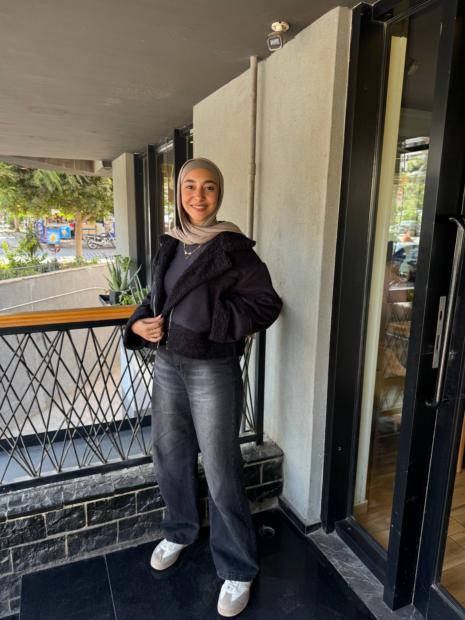 <p style="text-align: center">CROPPED FUR JACKET</p>