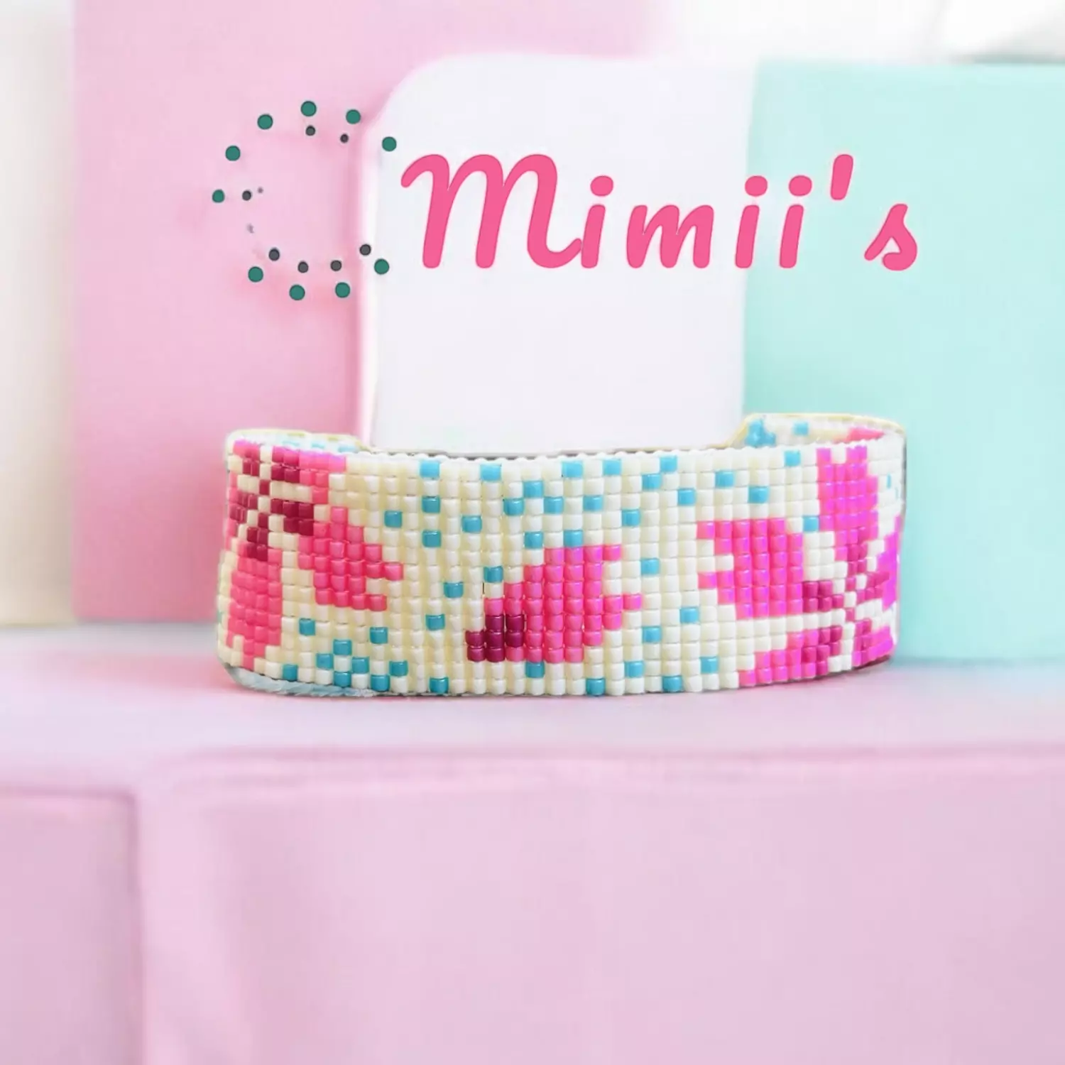 Creamy Floral Bracelet image